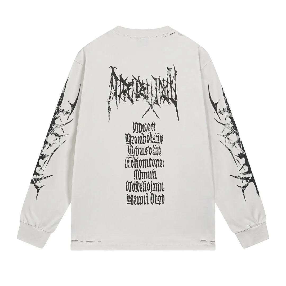 🅿️290 BALENCI*GA Paris Sanskrit cracked printed long sleeves. The fabric is made of Paris ZP custom-woven and dyed double-yarn pure cotton fabric 280g. The threads are custom-woven and dyed with no color difference. The front and back prints are cracked with environmentally friendly imported materials. The ready-made garments are washed in many places to make them worn and worn. Two high-temperature washes. Os drop-shoulder loose version. Same style for men and women -Color: off-white -SIZE: XS S M L Style number 8625#