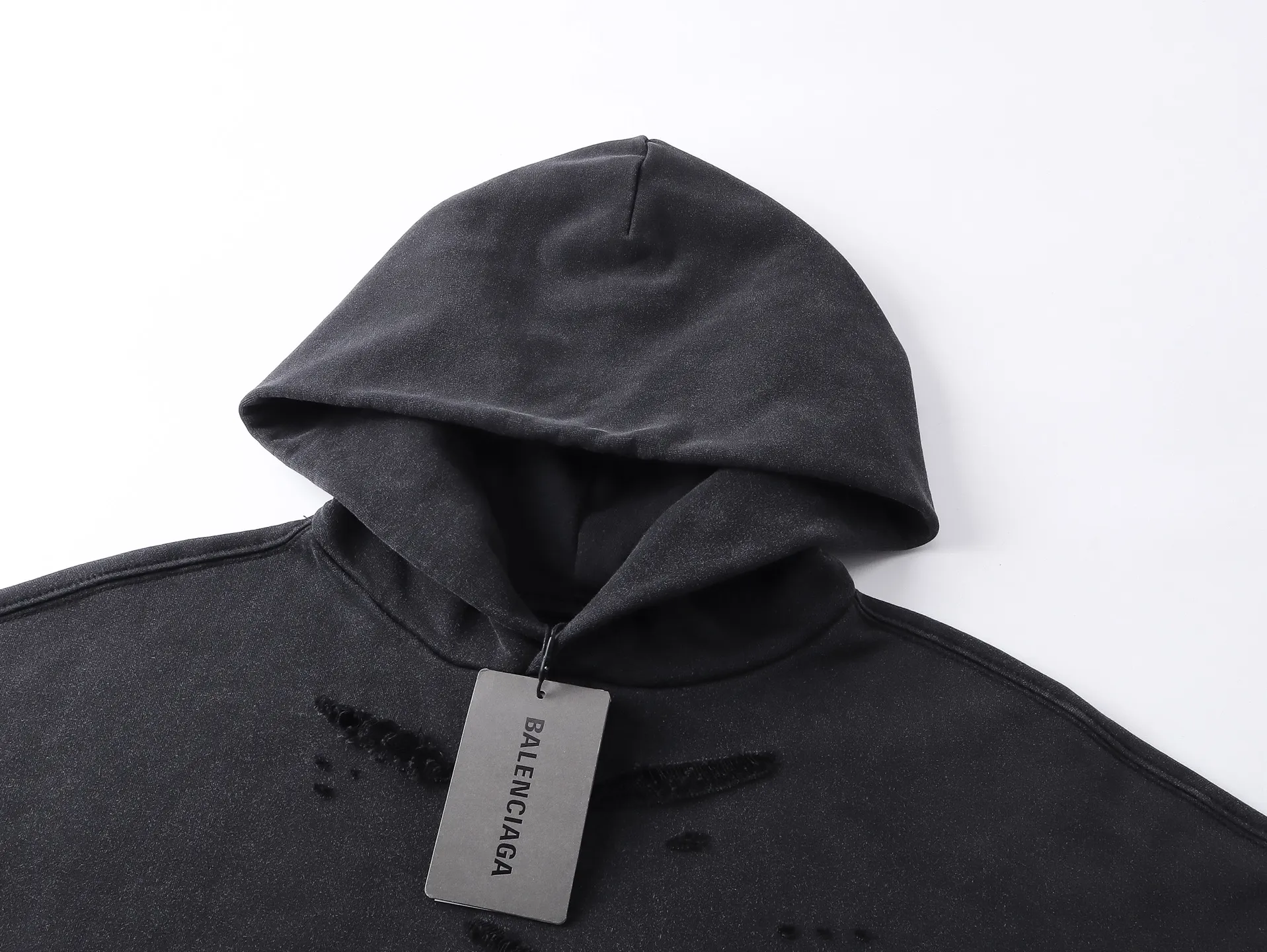 🅿️400 BALENCI*GA Paris' latest 3M classic LOGO printed hooded long-sleeved sweatshirt on the chest. The front printing is made of imported environmentally friendly offset printing. The master manually positions and grinds the fixed points. The effect is three-dimensional. Exclusively pattern-woven and dyed 460g fabric. Threads are dyed in the same vat with zero color difference. Brick cabinet synchronization. Welcome to compare. Same style for men and women -Color: washed black, washed blue -SIZE: Xs S M L Style No. 8958#
