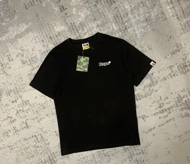P110 001077 A BATHING APE BAPE Bicolor Bape Graffiti Tee two-color back graffiti printed round neck short-sleeved T-shirt, same style for men and women, size smlxlxxl, black and white
