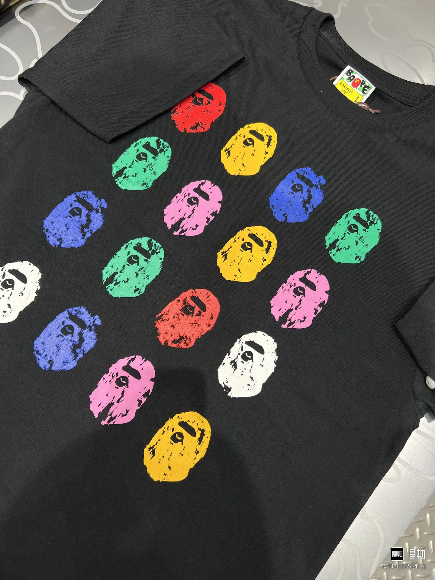P110 001118 BAPE SS25 32nd anniversary colorful ape head pattern printed cuffs logo round neck comfortable short-sleeved T-shirt same size for men and women smlxlxxl black white