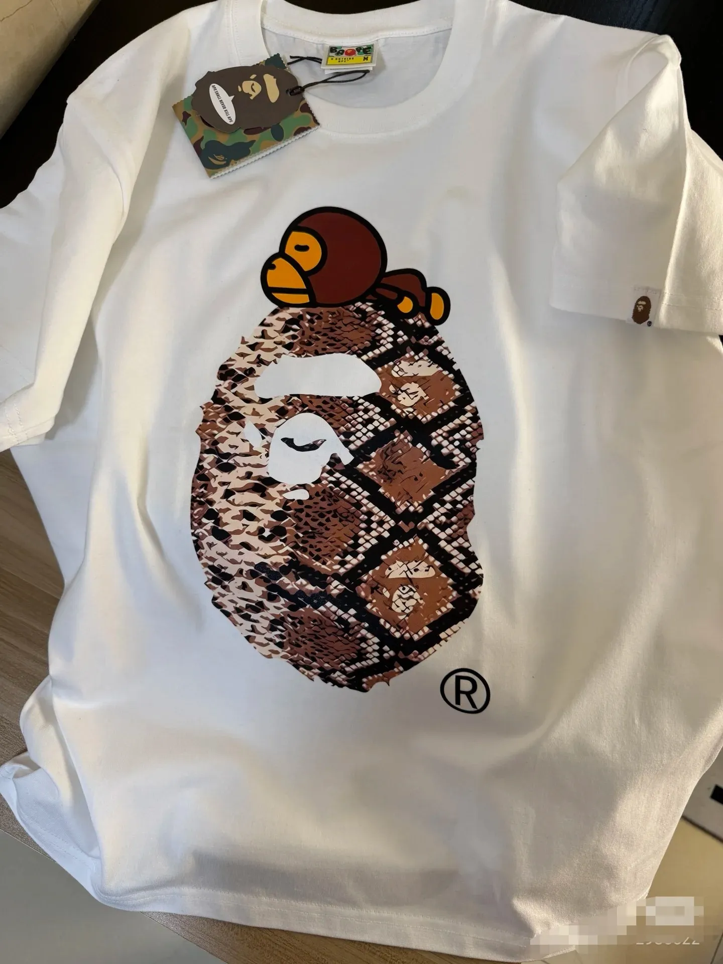 P110 001116 A BATHING APE Bape pattern printed round neck short-sleeved T-shirt, same style for men and women, size smlxlxxl, black brown, black gray, white brown, white gray