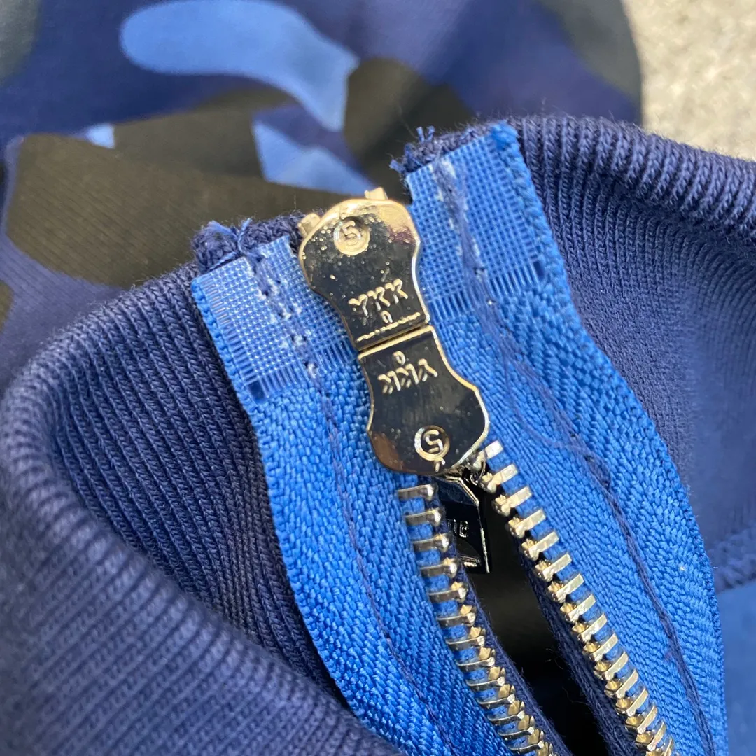 💰380 BAPE 1ST CAMO SHARK FULL Classic counter model Camouflage shark hooded zipper sweatshirt Machine-printed camouflage Top-quality fabric High-end 1:1 replica Customized fabric Couple model: S—XXL [Camouflage yellow, Camouflage green, Camouflage red, Camouflage purple, Camouflage blue, Camouflage gray]