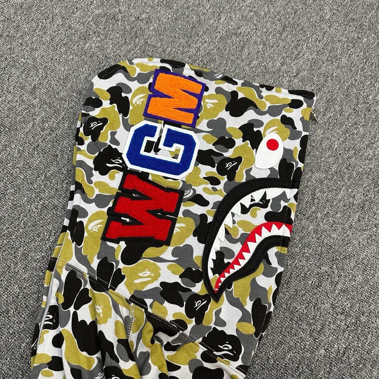 💰420 BAPE FW24 Ginza limited edition shark splicing zipper hooded sweatshirt, heavy duty double zipper, custom made fabric, high quality, couple model: S—XXL [camouflage yellow]