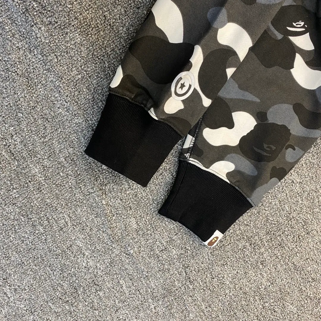 💰400 BAPE Classic black and white luminous camouflage shark zipper hooded sweatshirt Top-notch custom fabrics Complete labels Super exquisite workmanship details Couple style: S—XXL [Black White]