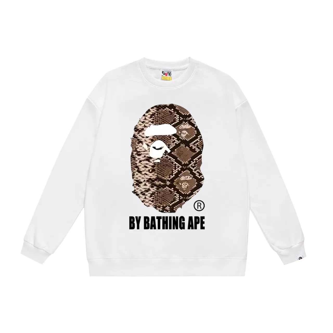 P150 model number SC471# Terry 75 plus velvet 80 (top version) BAPE great ape letter print classic python pattern round neck sweatshirt Made of 350g large terry (drop shoulder large version) fabric, soft texture and no pilling Imported environmentally friendly printing glue The pattern is bright and three-dimensional Quality 💥Same style for men and women The upper body is trendy Color: black white gray Size: S M L XL XXL