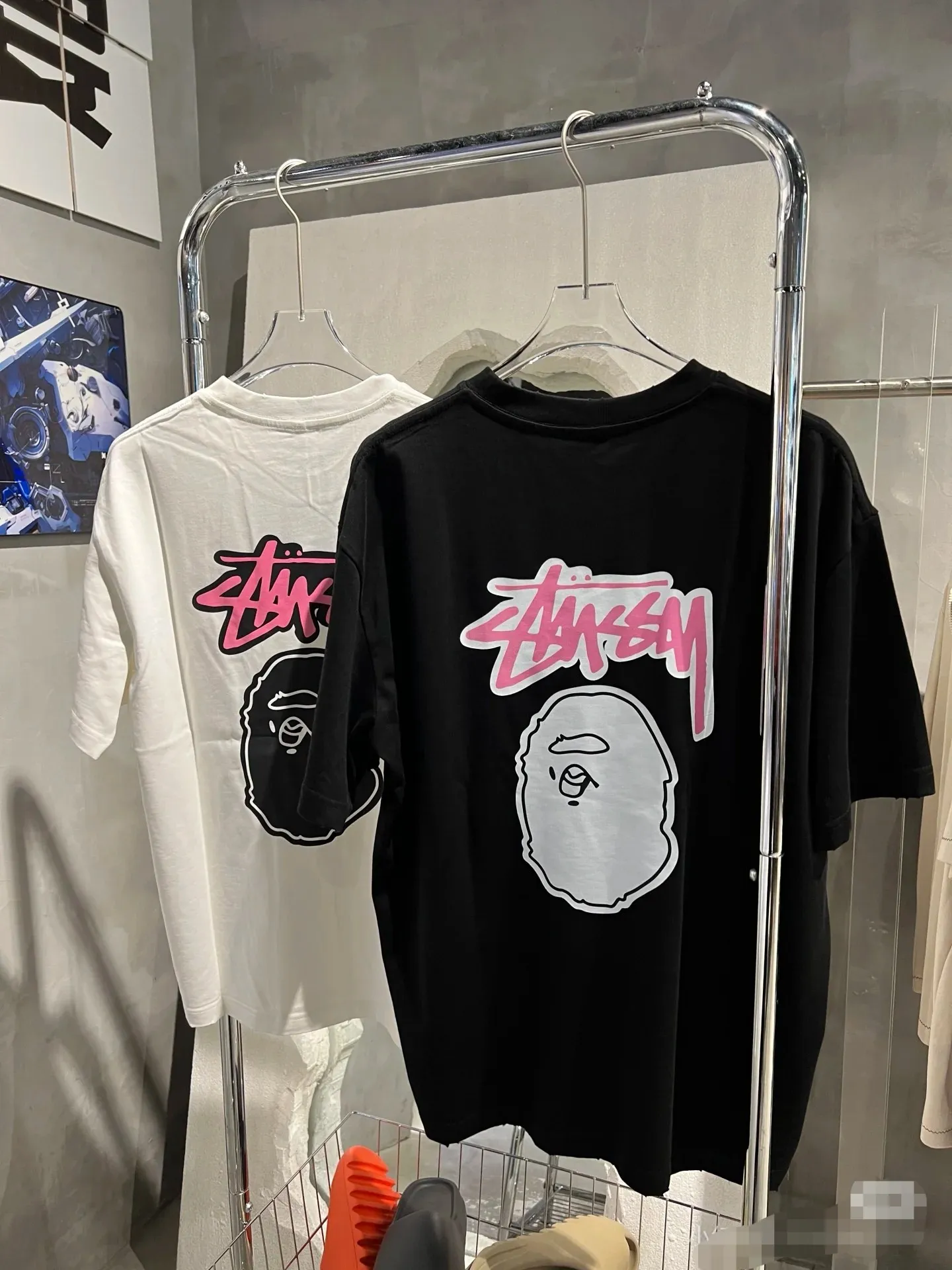 P110 001170 BAPE co-branded stussy Stussy printed short-sleeved T-shirt, same style for men and women, size smlxlxxl, black and white