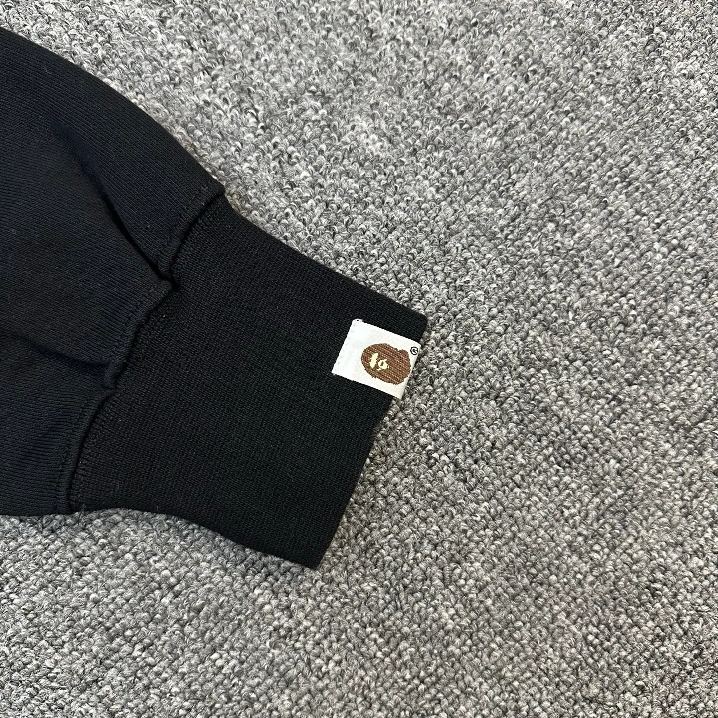 💰380 XX212 BAPE A BATHING APE FW24 Ape Man Classic Embroidered Ape Man Badge ZP Open Version 1:1 Customized Fabric Couple Style: S—XXL [Black Gray]