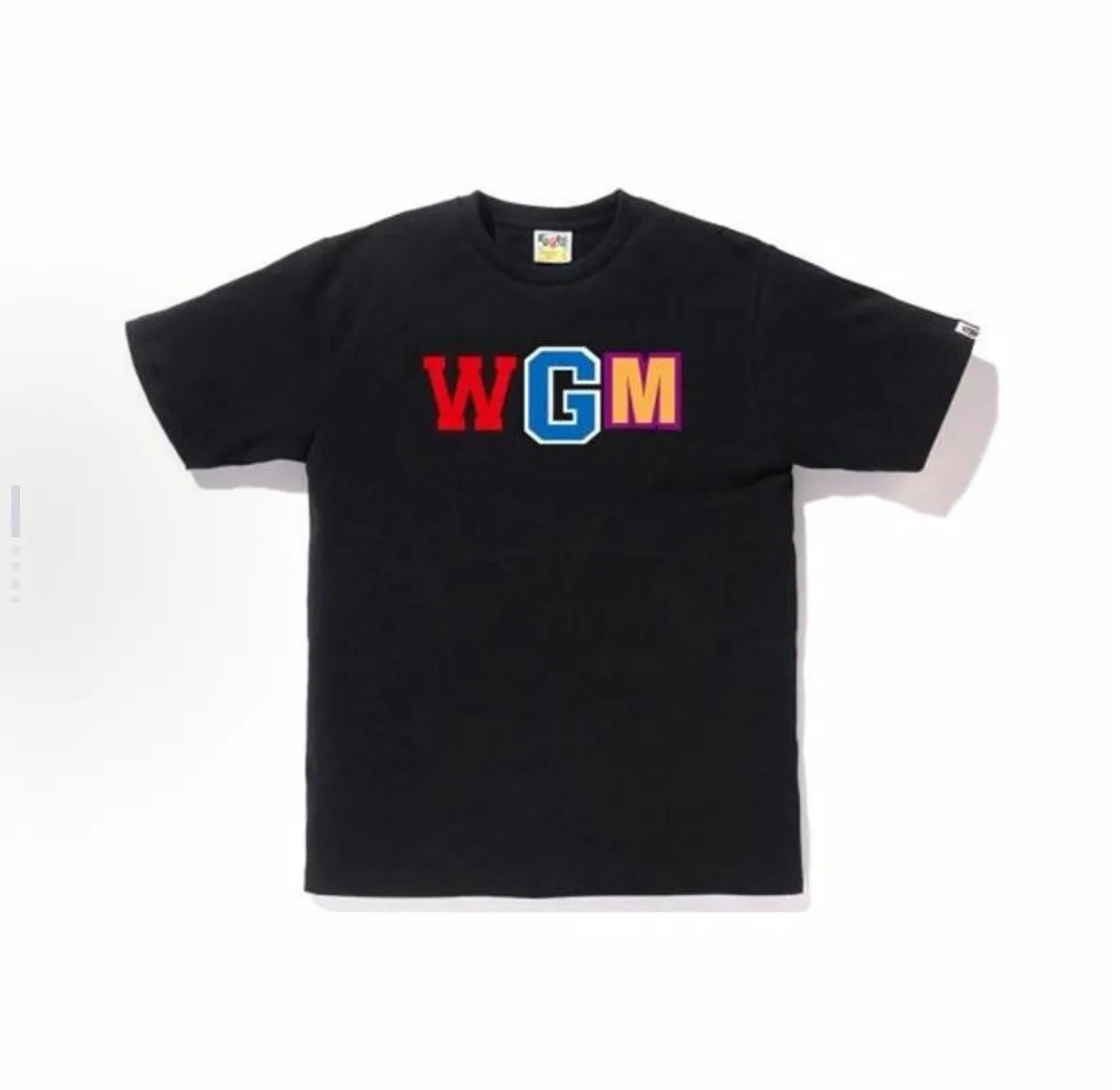 P110 001080 A BATHING APE Bape shark series WGM Big Shark Tee printed short-sleeved T-shirt on the back, same style for men and women, size smlxlxxl, black and white
