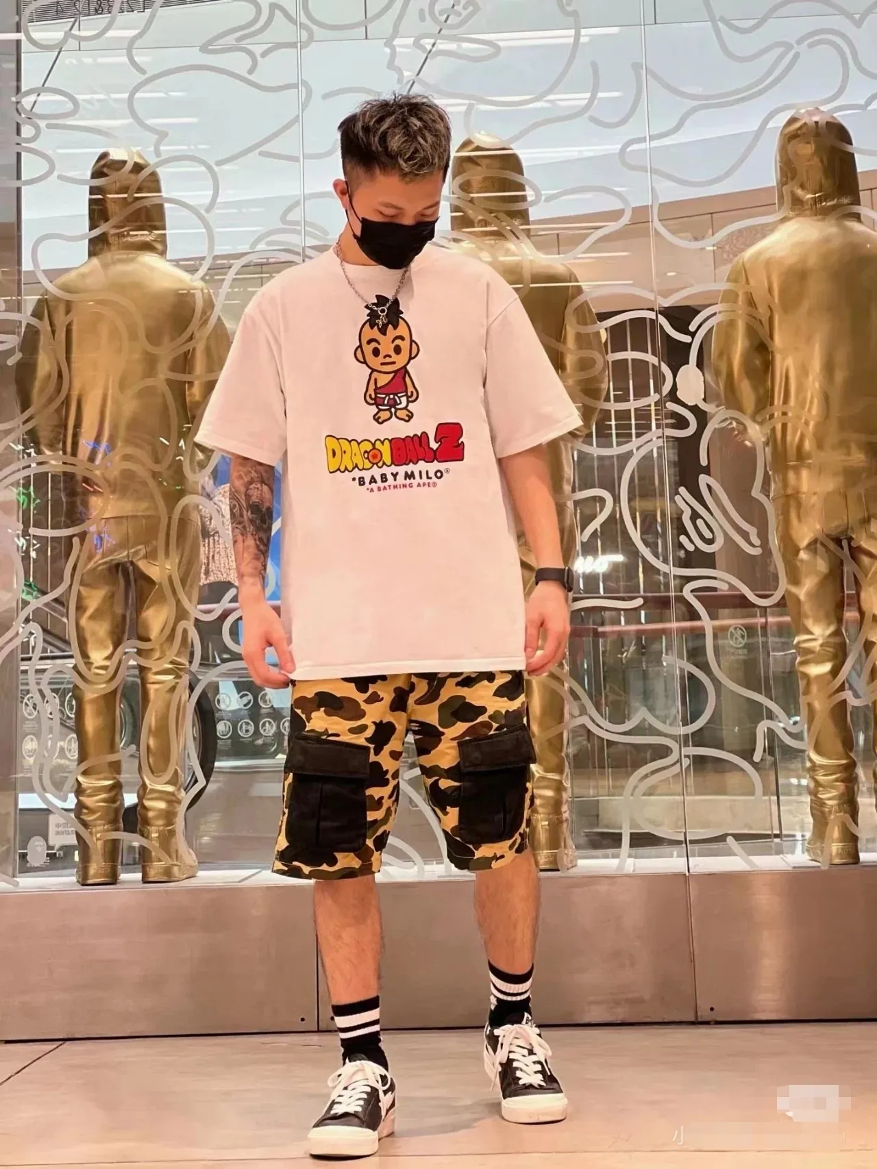 P110 001075 BAPE Ragon Ball cartoon pattern printed short-sleeved T-shirt, same style for men and women, size smlxlxxl, black and white