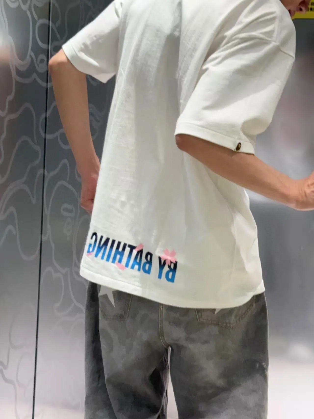 💰140 BAPE SS25sakura cherry blossom series, ape-man cherry blossom pattern logo short-sleeved 280g weight linen cotton fabric, couple model: S-XXL [black white]