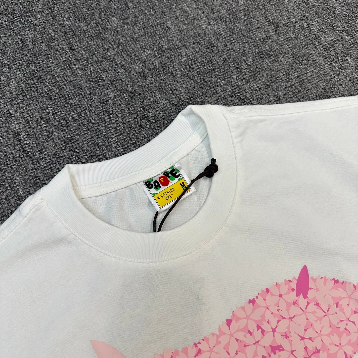 💰140 BAPE SS25sakura cherry blossom series, ape-man cherry blossom pattern logo short-sleeved 280g weight linen cotton fabric, couple model: S-XXL [black white]