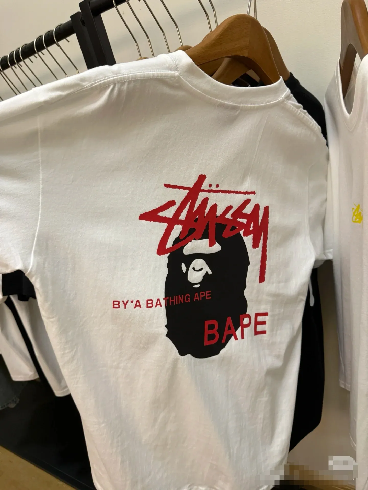 P110 001069 BAPE stussy co-branded printed short-sleeved T-shirt, same style for men and women, size smlxlxxl, black and yellow, white and yellow, black and red, white and red