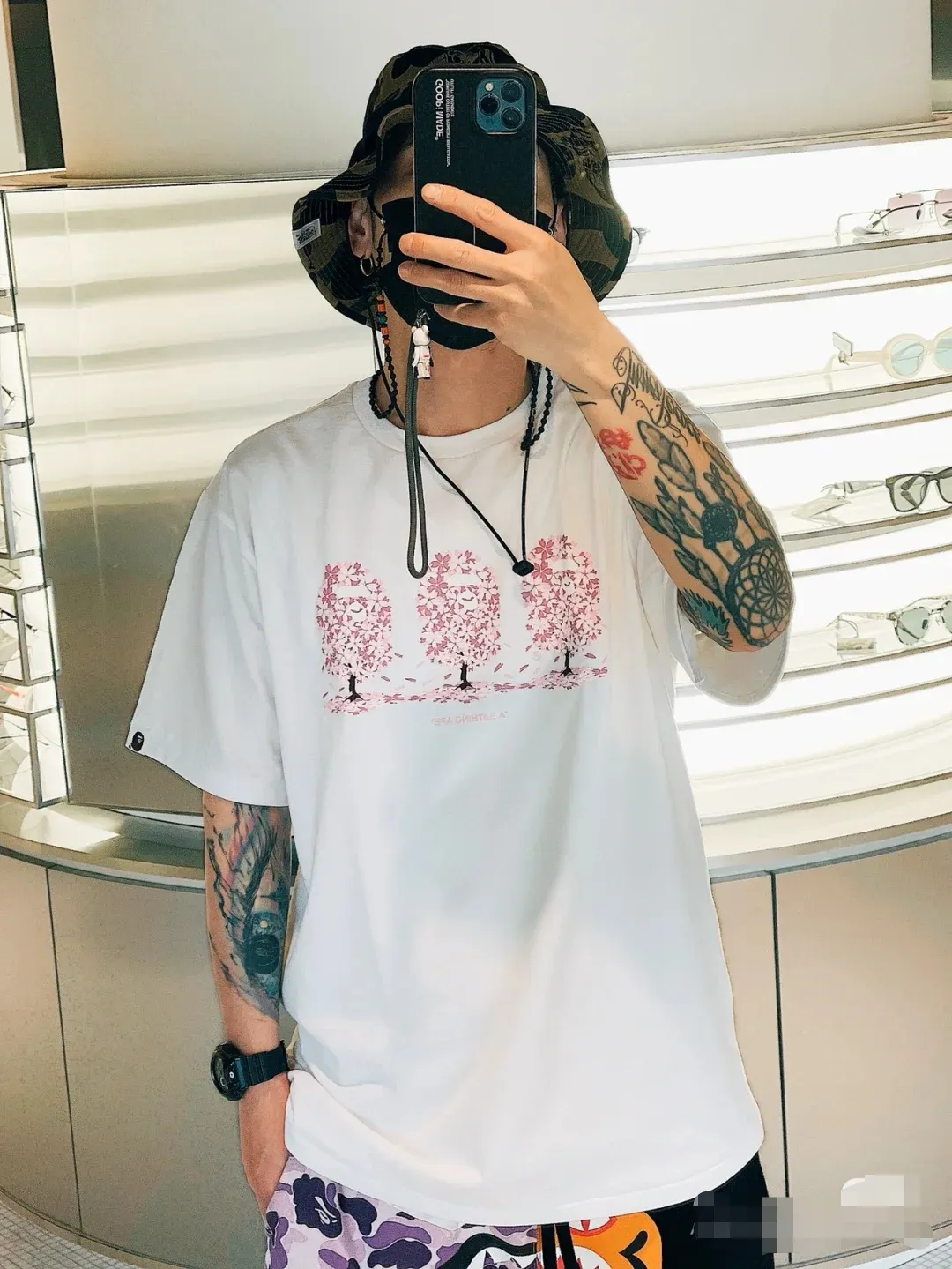 P110 00132 A BATHING APE BAPE Sakura Tee Sakura print round neck pullover short-sleeved T-shirt, same style for men and women, size smlxlxxl, white black