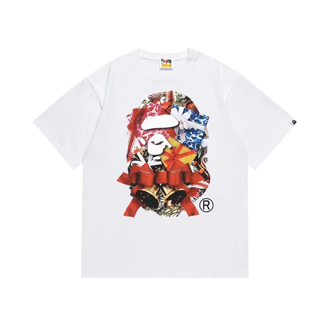 SC113#p110💰 (Top version) BAPE Christmas bell gift box ape head printed short-sleeved T-shirt. Made of 260 grams of high-quality high-weave pure cotton fabric. Double yarn combed. Soft texture and no pilling. Imported environmentally friendly printing glue. Bright and three-dimensional pattern. Quality💥Same style for men and women. The upper body is trendy. Color: black white. Size: S M L XL XXL