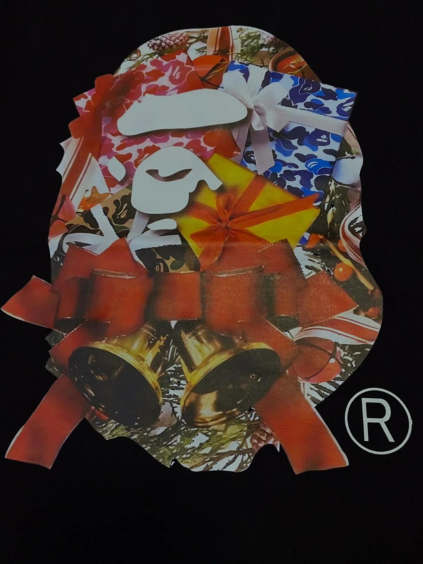SC113#p110💰 (Top version) BAPE Christmas bell gift box ape head printed short-sleeved T-shirt. Made of 260 grams of high-quality high-weave pure cotton fabric. Double yarn combed. Soft texture and no pilling. Imported environmentally friendly printing glue. Bright and three-dimensional pattern. Quality💥Same style for men and women. The upper body is trendy. Color: black white. Size: S M L XL XXL