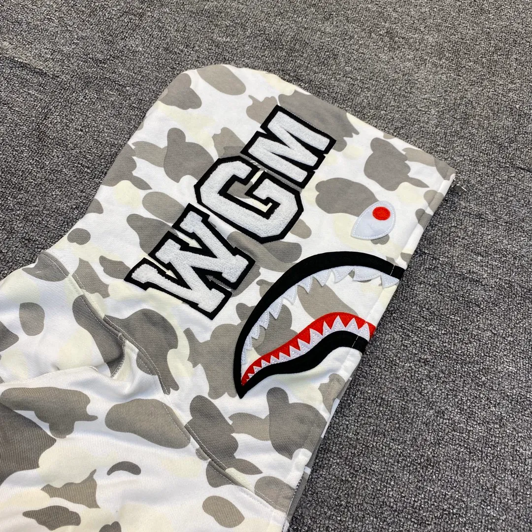 💰400 BAPE Classic black and white luminous camouflage shark zipper hooded sweatshirt Top-notch custom fabrics Complete labels Super exquisite workmanship details Couple style: S—XXL [Black White]