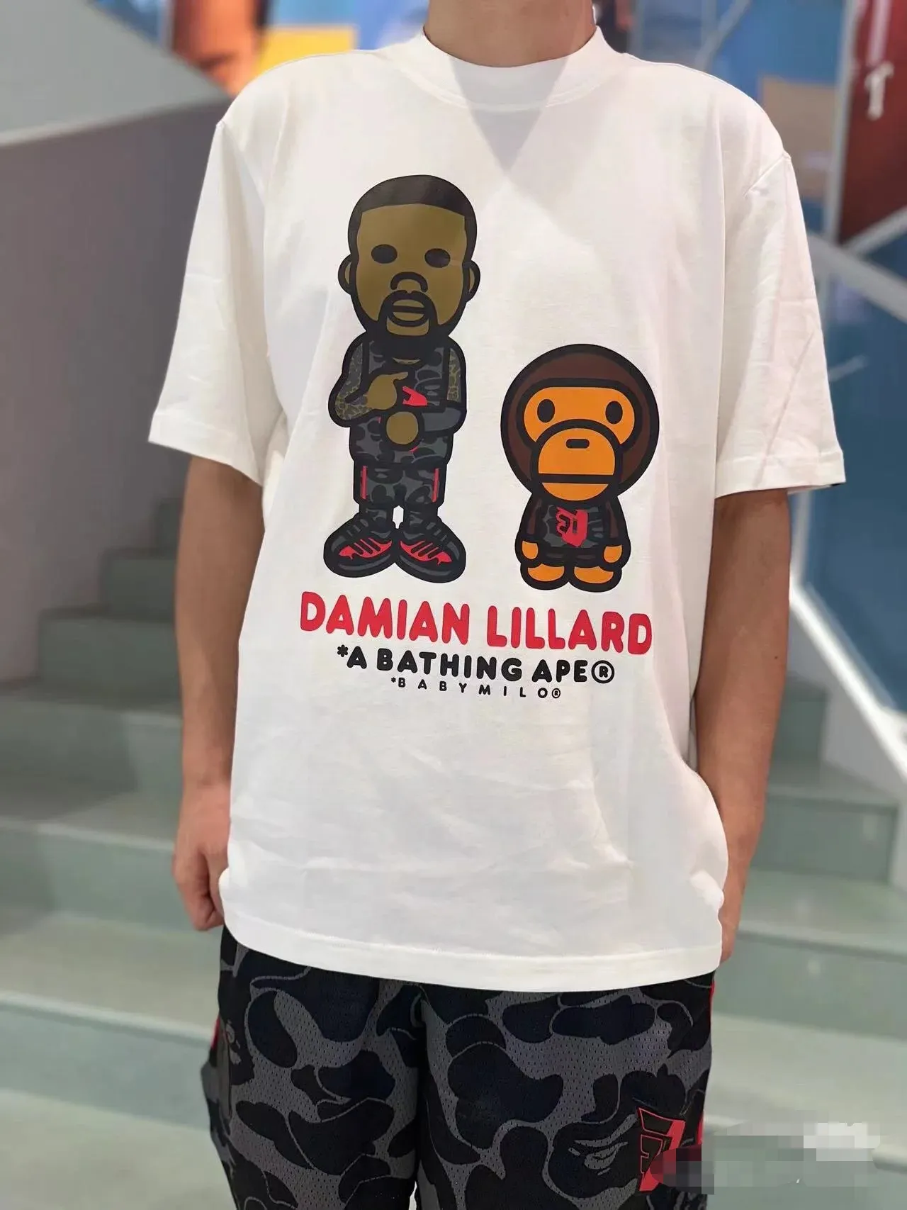 P110 001102 BAPE joint model Dame 9 FW24 Graphic brand logo Lillard cartoon animation short-sleeved T-shirt, same style for men and women, size smlxlxxl, white