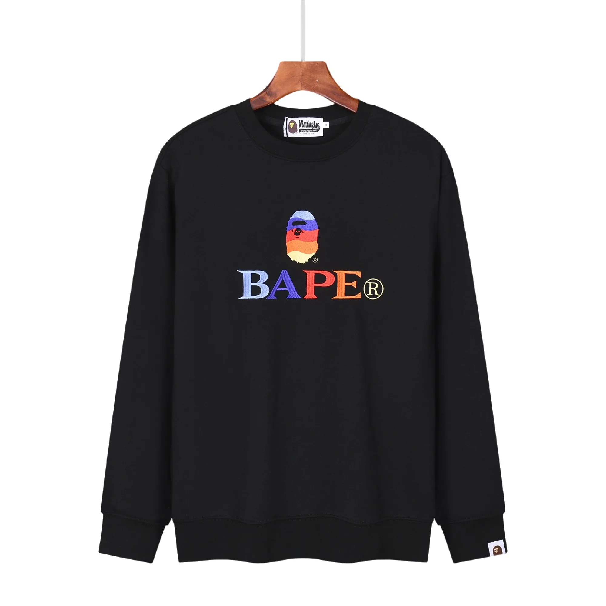 P184 2697#BAPE ape head embroidered round neck sweatshirt Color: black sapphire blue Size: M-XXL Fabric: 350g cotton terry Technology: embroidery