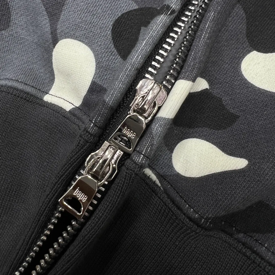 💰410 BAPE CITY CAMO SHARK HOODIE Glow-in-the-dark camouflage laser shark hooded zipper sweatshirt Machine-printed camouflage Top-quality fabric High-end 1:1 replica Customized fabric Couple style: S—XXL [Silver Gray Black]