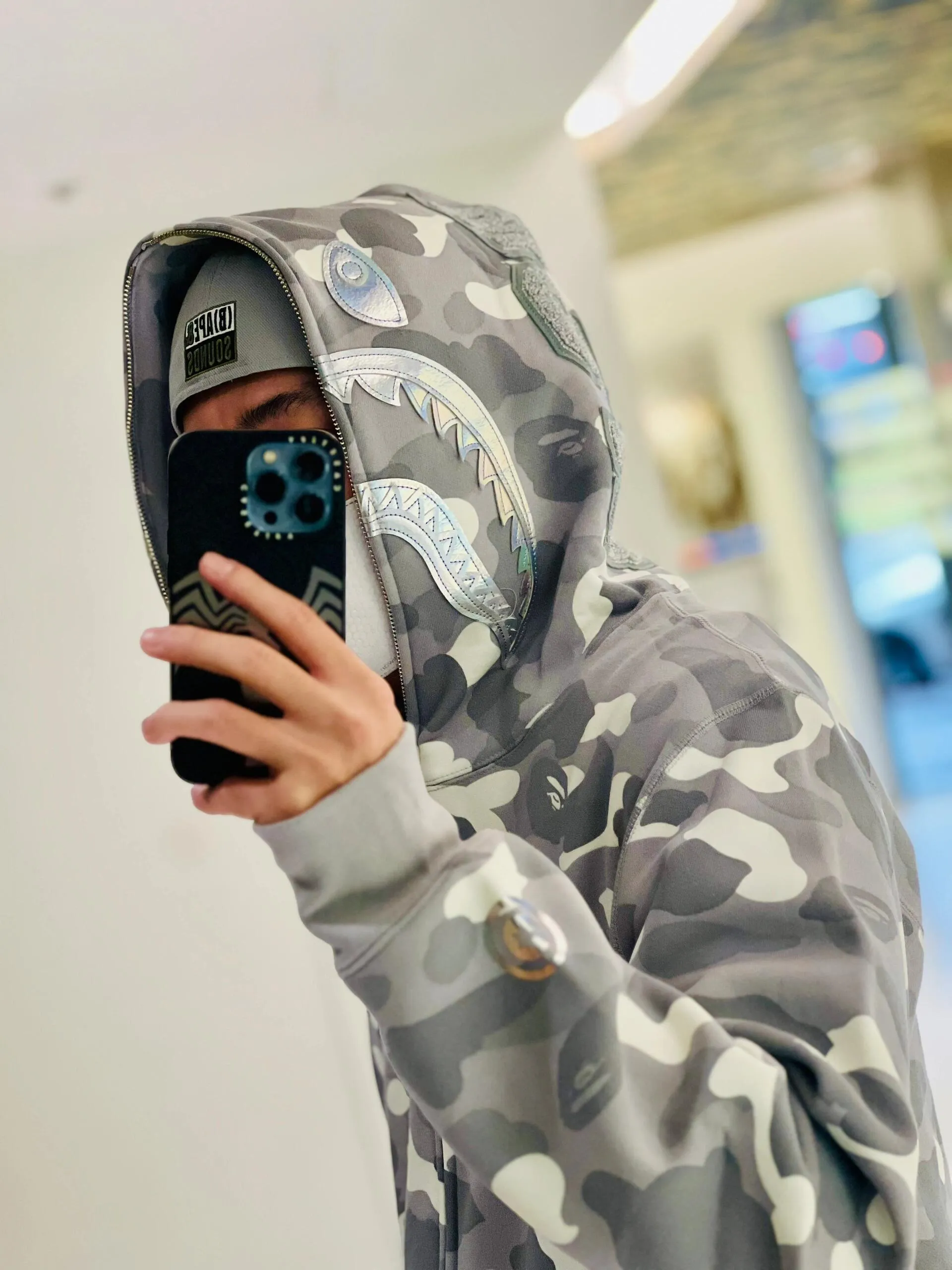 💰410 BAPE CITY CAMO SHARK HOODIE Glow-in-the-dark camouflage laser shark hooded zipper sweatshirt Machine-printed camouflage Top-quality fabric High-end 1:1 replica Customized fabric Couple style: S—XXL [Silver Gray Black]