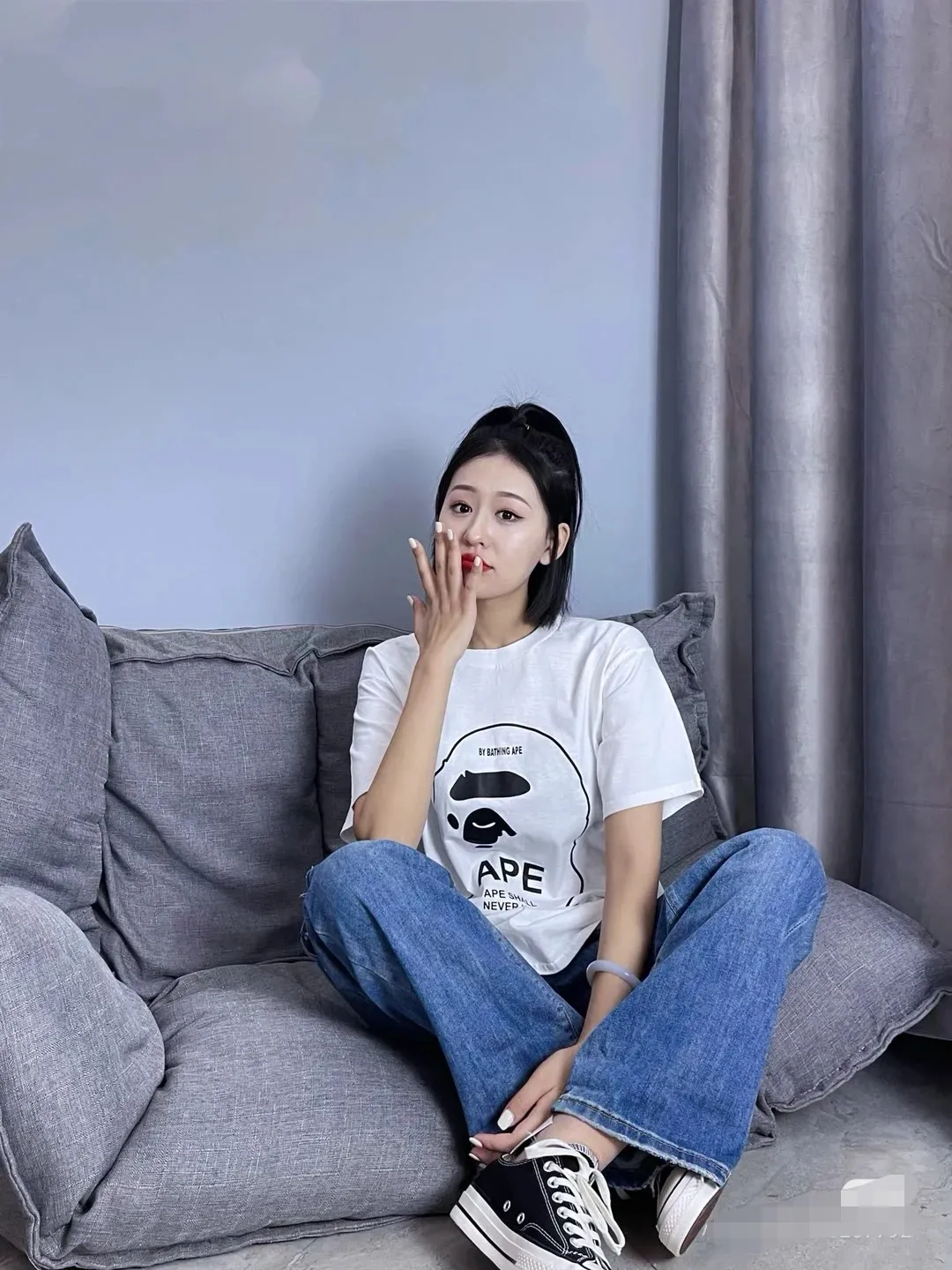 P110 001062 BAPE ape head print short-sleeved T-shirt, same style for men and women, size smlxlxxl, black and white