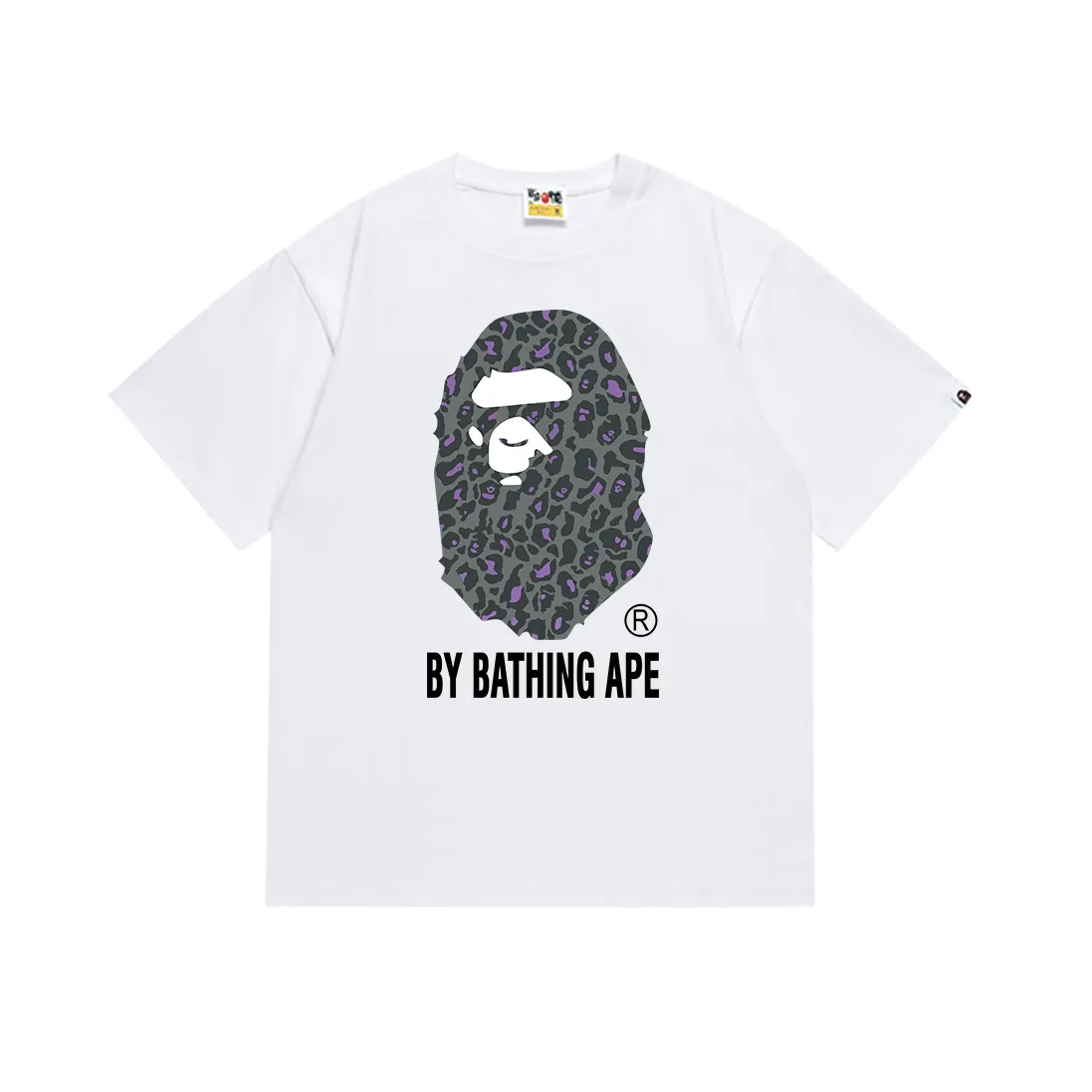 P110 SC027# (top version) BAPE✖️Leopard print camouflage Great Ape head letter printed short-sleeved T-shirt Made of 260 grams of high-quality high-weave pure cotton fabric, double yarn combed, soft and non-pilling texture, imported environmentally friendly printing glue, bright and three-dimensional pattern, quality 💥Same style for men and women, the upper body is fashionable Color: black and white Size: S M L XL XXL