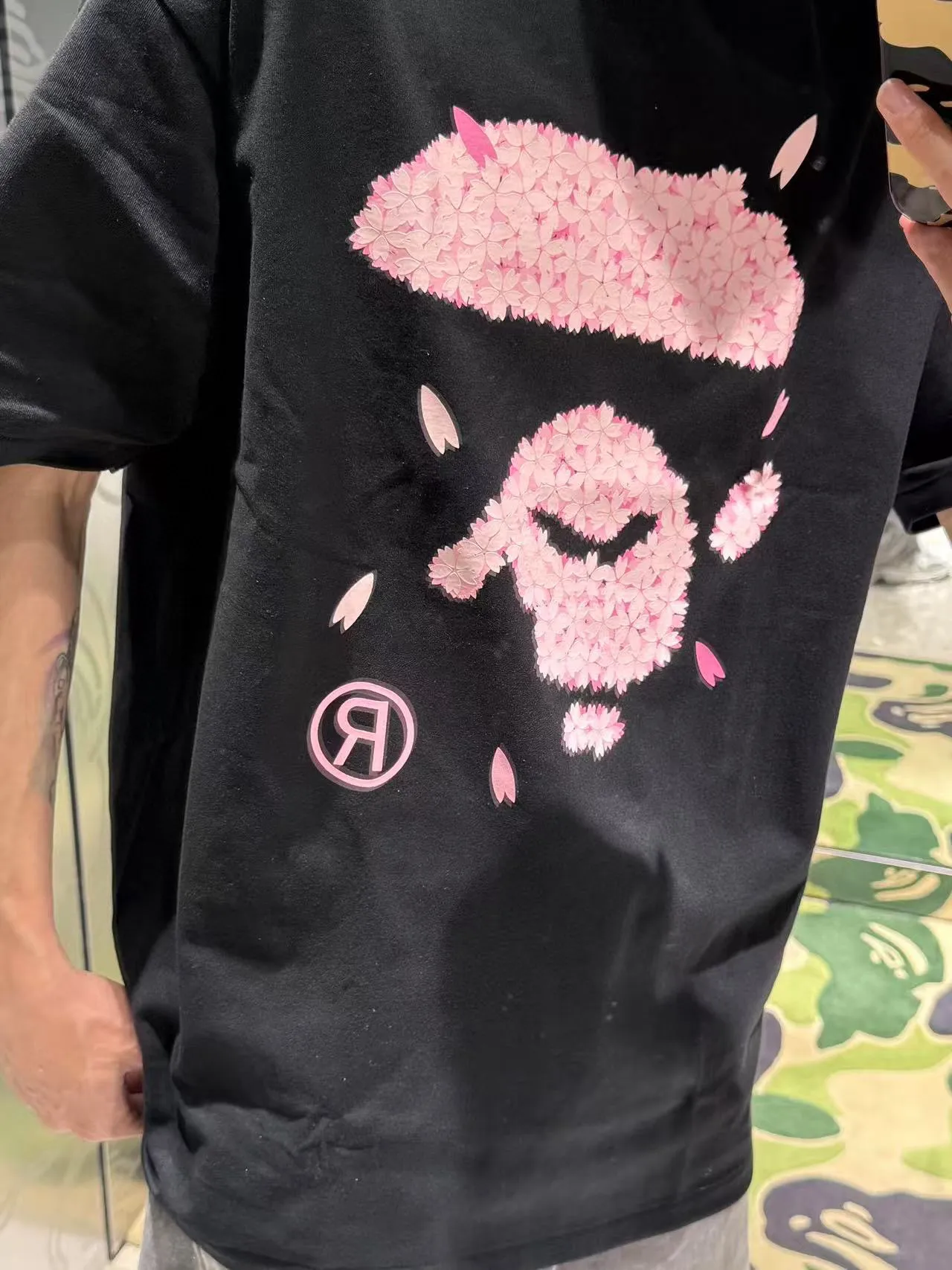 💰140 BAPE SS25sakura cherry blossom series, ape-man cherry blossom pattern logo short-sleeved 280g weight linen cotton fabric, couple model: S-XXL [black white]