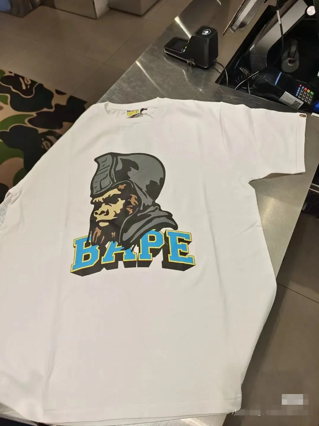 P110 001007 BAPE Ape Logo cartoon print round neck pullover short-sleeved T-shirt, same style for men and women, size smlxlxxl, black and white