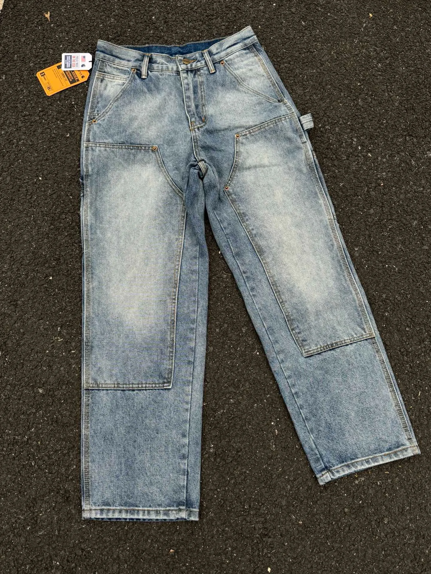 🅿️250 033 Carhartt WIP Japanese style work style jeans with customized original logo buckle, YKK zipper fly, smooth and easy to pull! Many locations are reinforced with tacks, and the workmanship is solid! The overall tailoring adopts three-dimensional structure tailoring! Ergonomically designed, more flexible when wearing! The cut is streamlined and streamlined, allowing you to move flexibly with your body! Integrates functionality, beauty and durability! Suitable for business, travel, leisure and many other occasions! Straight fit Color: Blue Size: S-XXL