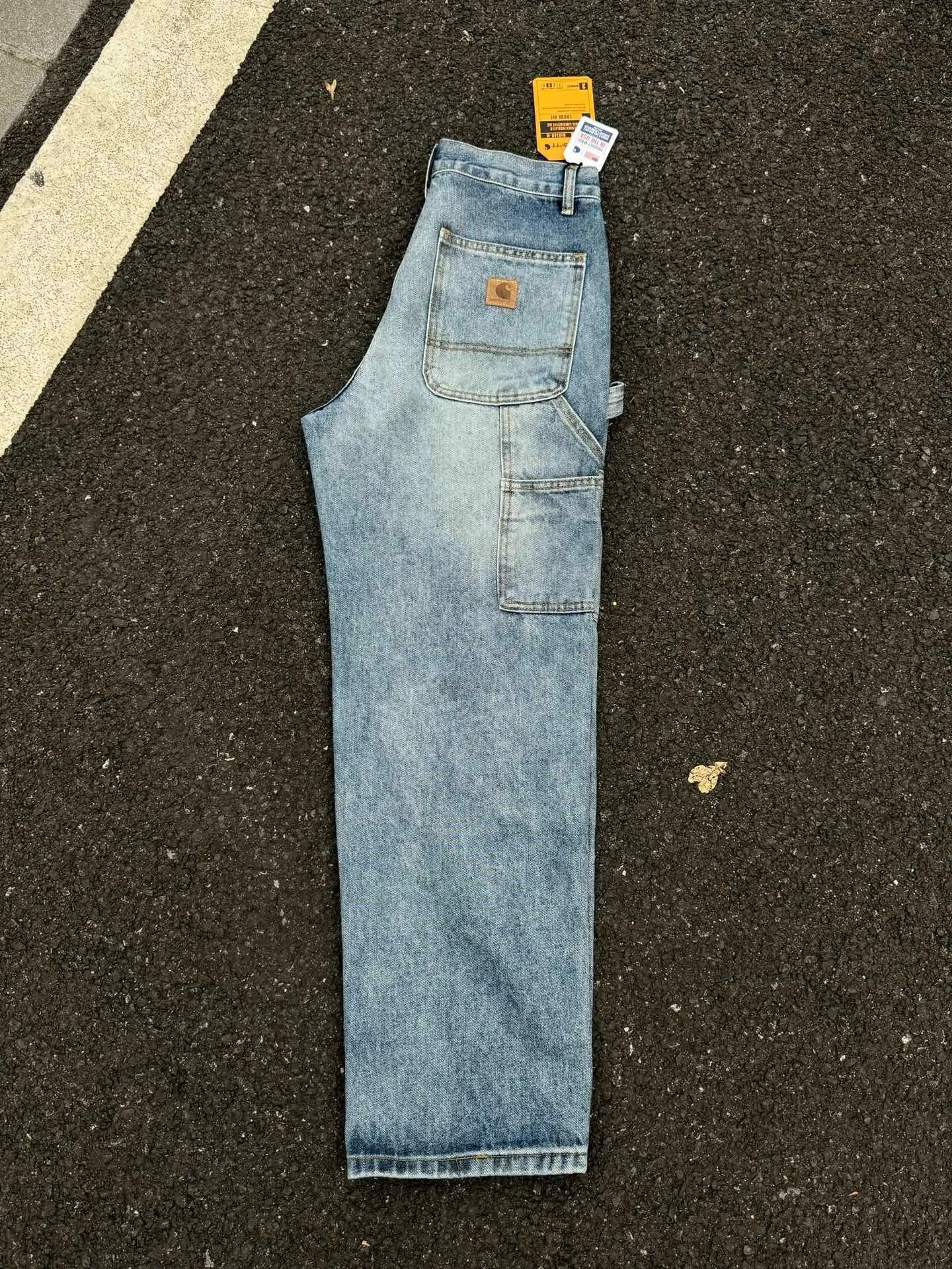 🅿️250 033 Carhartt WIP Japanese style work style jeans with customized original logo buckle, YKK zipper fly, smooth and easy to pull! Many locations are reinforced with tacks, and the workmanship is solid! The overall tailoring adopts three-dimensional structure tailoring! Ergonomically designed, more flexible when wearing! The cut is streamlined and streamlined, allowing you to move flexibly with your body! Integrates functionality, beauty and durability! Suitable for business, travel, leisure and many other occasions! Straight fit Color: Blue Size: S-XXL