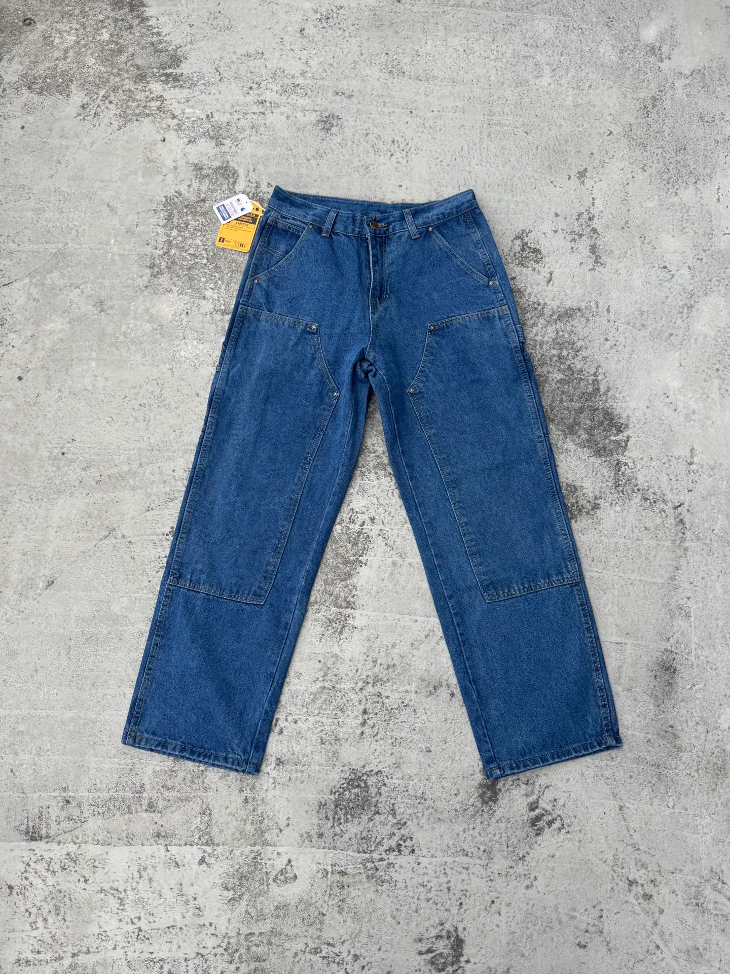 🅿️250 K019 Carhartt WIP Japanese style work style jeans with customized original logo buckle, YKK zipper fly, smooth and easy to pull! Many locations are reinforced with tacks, and the workmanship is solid! The overall tailoring adopts three-dimensional structure tailoring! Ergonomically designed, more flexible when wearing! The cut is streamlined and streamlined, allowing you to move flexibly with your body! Integrates functionality, beauty and durability! Suitable for business, travel, leisure and many other occasions! Straight version Color: dark blue Size: S-XXL