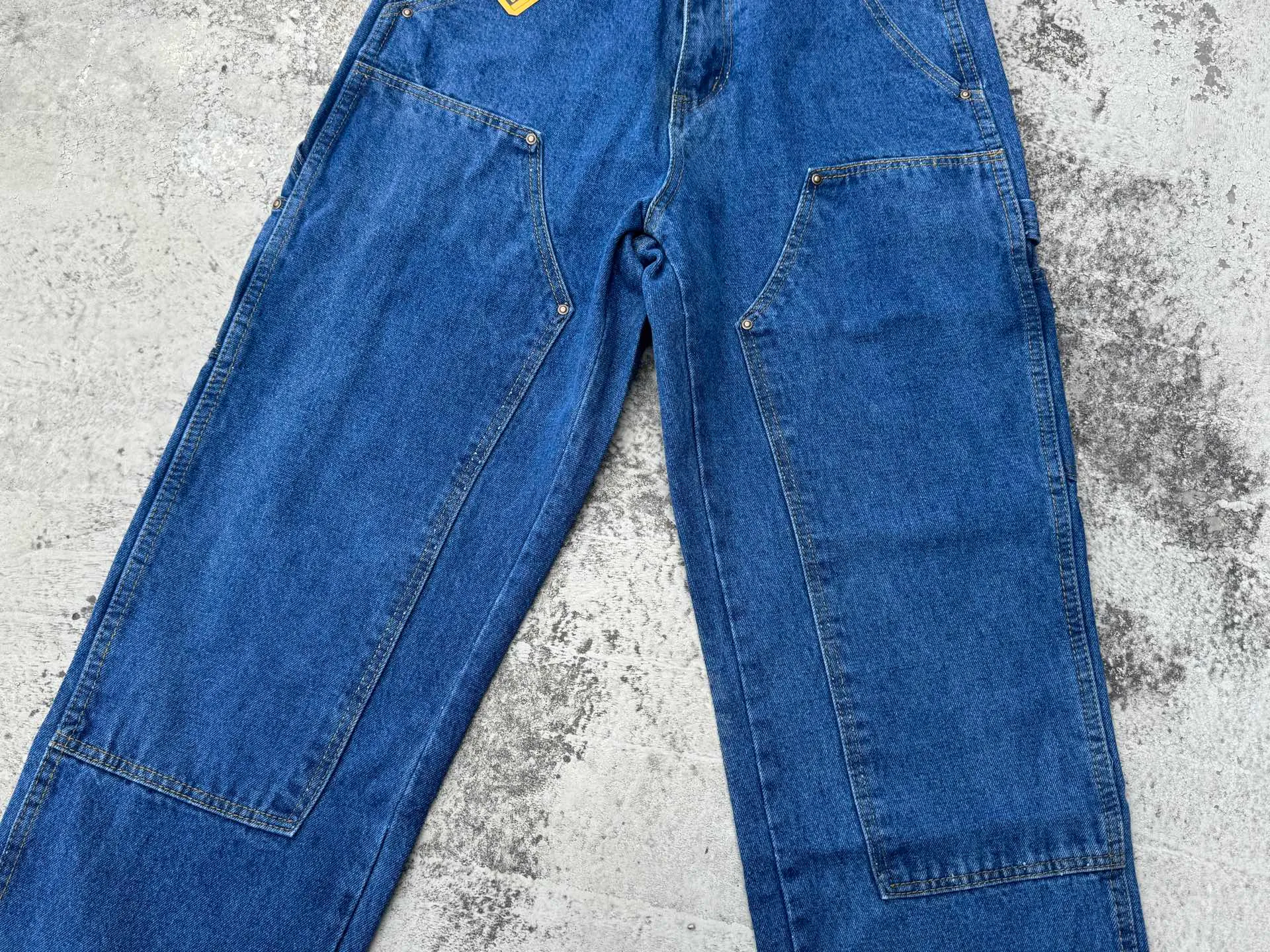 🅿️250 K019 Carhartt WIP Japanese style work style jeans with customized original logo buckle, YKK zipper fly, smooth and easy to pull! Many locations are reinforced with tacks, and the workmanship is solid! The overall tailoring adopts three-dimensional structure tailoring! Ergonomically designed, more flexible when wearing! The cut is streamlined and streamlined, allowing you to move flexibly with your body! Integrates functionality, beauty and durability! Suitable for business, travel, leisure and many other occasions! Straight version Color: dark blue Size: S-XXL