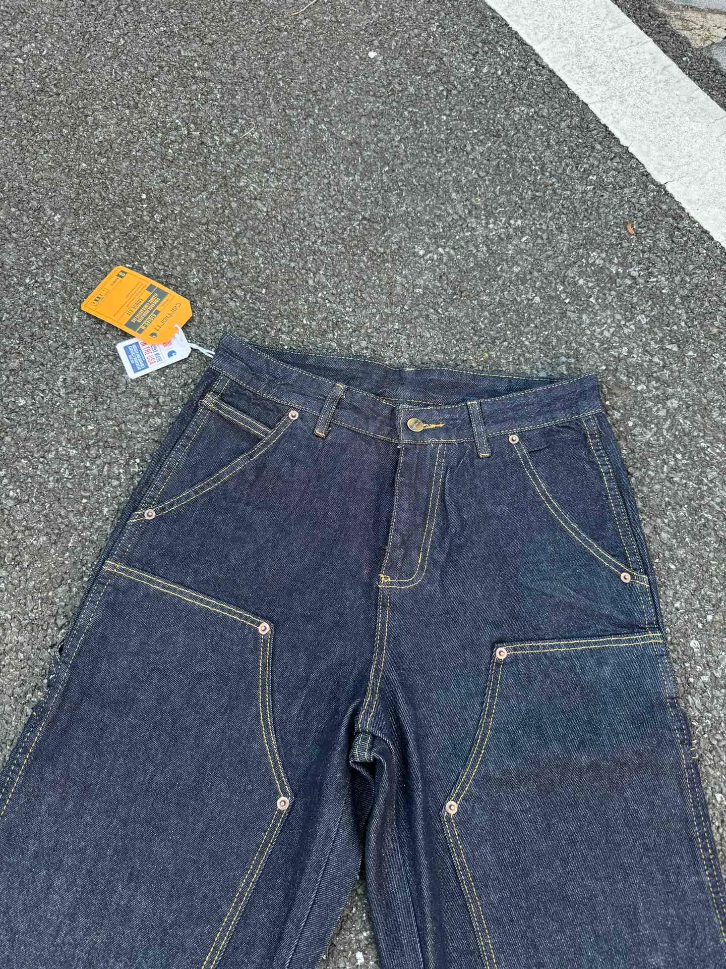 🅿️250 K011 Carhartt WIP Japanese style work style jeans with customized original logo buckle, YKK zipper fly, smooth and easy to pull! Many locations are reinforced with tacks, and the workmanship is solid! The overall tailoring adopts three-dimensional structure tailoring! Ergonomically designed, more flexible when wearing! The cut is streamlined and streamlined, allowing you to move flexibly with your body! Integrates functionality, beauty and durability! Suitable for business, travel, leisure and many other occasions! Straight fit Color: Dark Blue Size: S-XXL