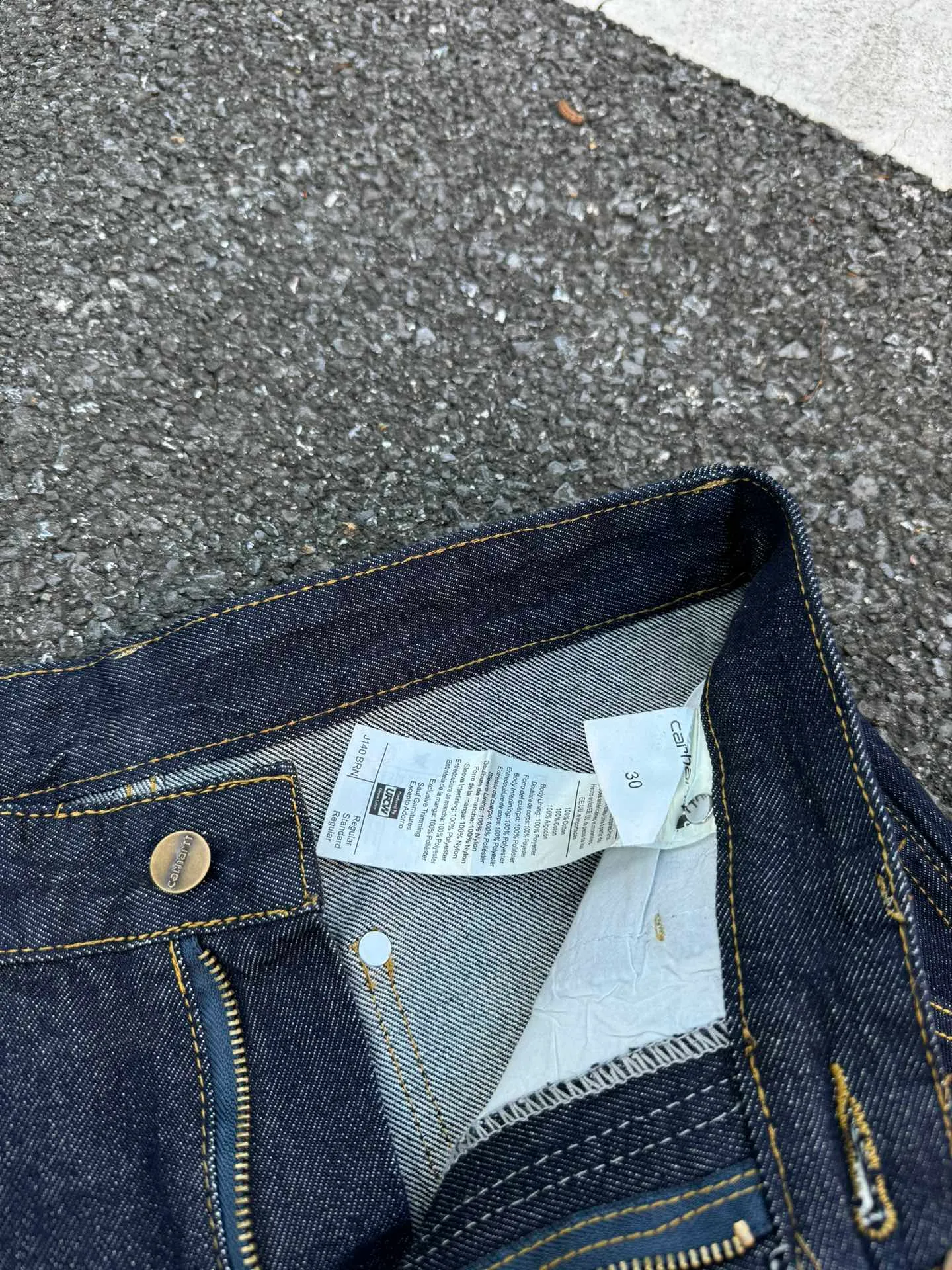 🅿️250 K011 Carhartt WIP Japanese style work style jeans with customized original logo buckle, YKK zipper fly, smooth and easy to pull! Many locations are reinforced with tacks, and the workmanship is solid! The overall tailoring adopts three-dimensional structure tailoring! Ergonomically designed, more flexible when wearing! The cut is streamlined and streamlined, allowing you to move flexibly with your body! Integrates functionality, beauty and durability! Suitable for business, travel, leisure and many other occasions! Straight fit Color: Dark Blue Size: S-XXL