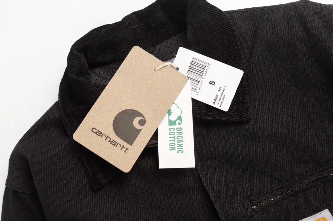 🅿️350 Carhartt Wip Carhartt classic Detroit zipper jacket couple casual workwear jacket 1️⃣The fabric is made of new environmentally friendly twill fabric. The light wash feels and the color will look better with time. It is a very high-quality fabric! 2️⃣The workmanship details are perfectly controlled, the classic logo is embroidered on the chest, the corduroy lapel highlights the unique style, the customized gold zipper, and the gold buttons all have logos that become more unique as they wear out with use! 3️⃣ Suitable for daily wear and can be worn in various styles. It is a very versatile jacket for men and women!  Color: black, yellow, purple Size: S, M, L, XL