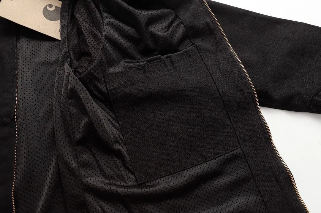 🅿️350 Carhartt Wip Carhartt classic Detroit zipper jacket couple casual workwear jacket 1️⃣The fabric is made of new environmentally friendly twill fabric. The light wash feels and the color will look better with time. It is a very high-quality fabric! 2️⃣The workmanship details are perfectly controlled, the classic logo is embroidered on the chest, the corduroy lapel highlights the unique style, the customized gold zipper, and the gold buttons all have logos that become more unique as they wear out with use! 3️⃣ Suitable for daily wear and can be worn in various styles. It is a very versatile jacket for men and women!  Color: black, yellow, purple Size: S, M, L, XL