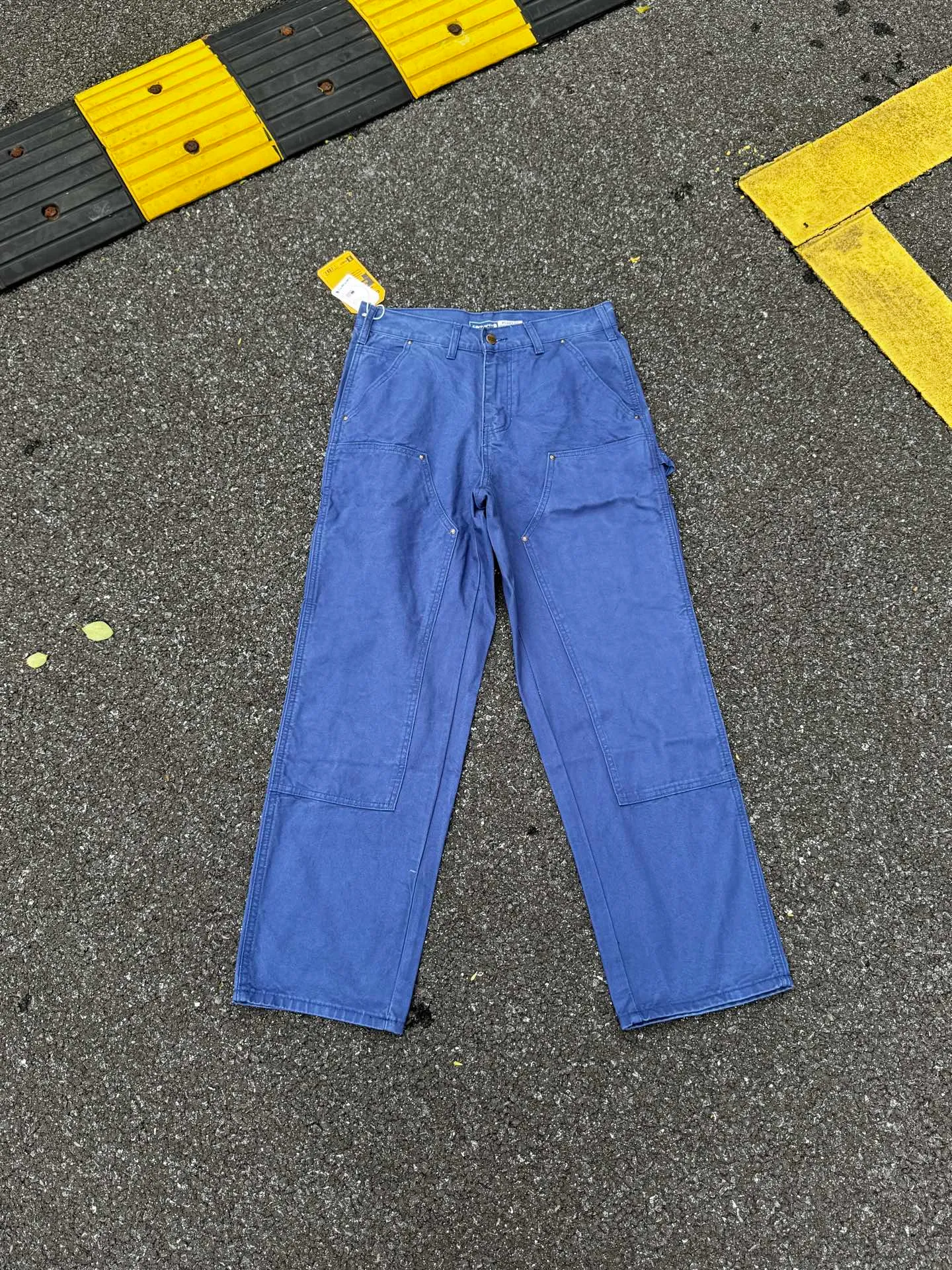 🅿️260 K009 Carhartt WIP Japanese style work style jeans with customized original logo buckle, YKK zipper fly, smooth and easy to pull! Many locations are reinforced with tacks, and the workmanship is solid! The overall tailoring adopts three-dimensional structure tailoring! Ergonomically designed, more flexible when wearing! The cut is streamlined and streamlined, allowing you to move flexibly with your body! Integrates functionality, beauty and durability! Suitable for business, travel, leisure and many other occasions! Straight version Color: Navy Blue Size: 28 30 32 34 36 (corresponds to S M L XL XXL)