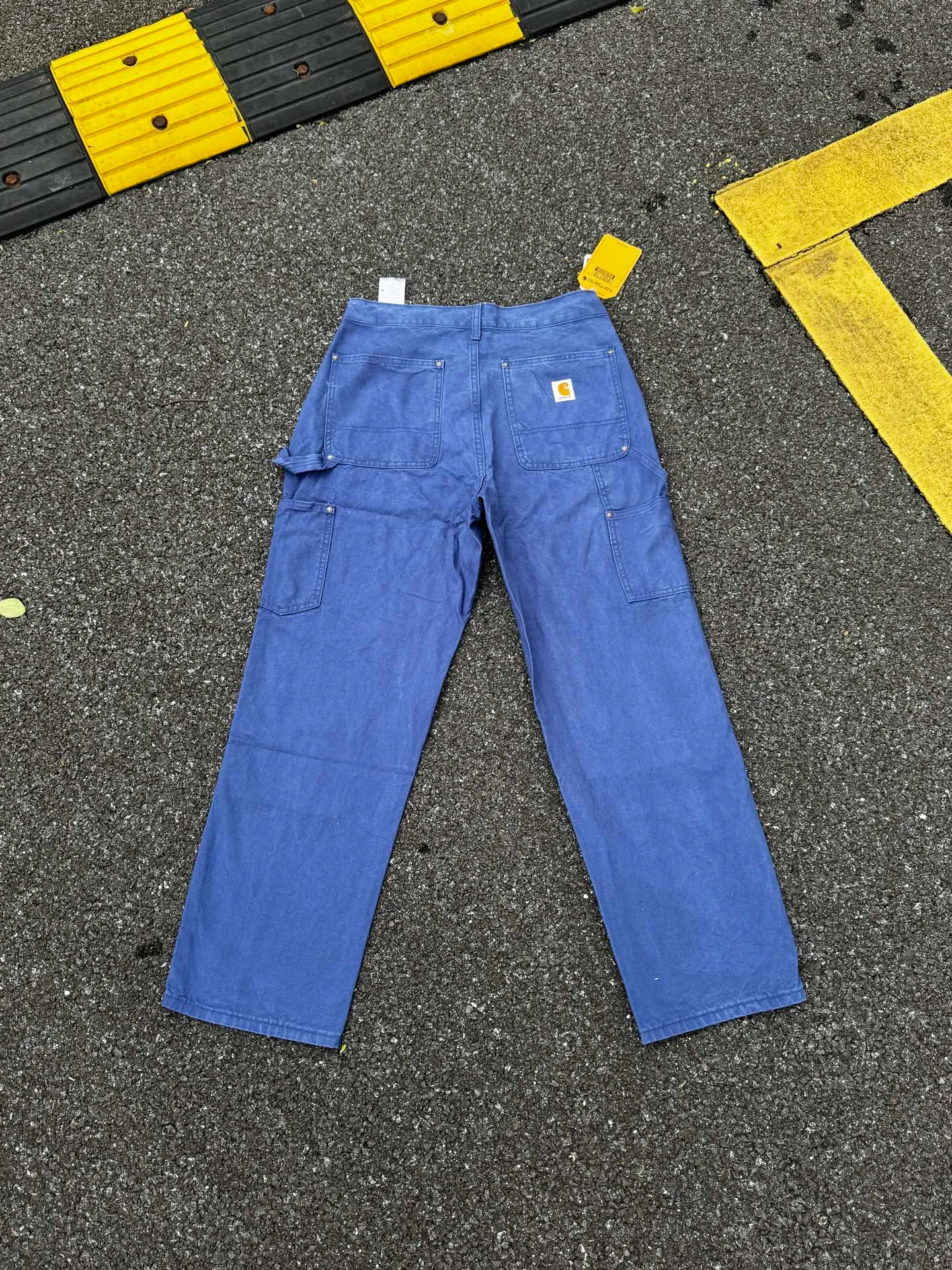 🅿️260 K009 Carhartt WIP Japanese style work style jeans with customized original logo buckle, YKK zipper fly, smooth and easy to pull! Many locations are reinforced with tacks, and the workmanship is solid! The overall tailoring adopts three-dimensional structure tailoring! Ergonomically designed, more flexible when wearing! The cut is streamlined and streamlined, allowing you to move flexibly with your body! Integrates functionality, beauty and durability! Suitable for business, travel, leisure and many other occasions! Straight version Color: Navy Blue Size: 28 30 32 34 36 (corresponds to S M L XL XXL)