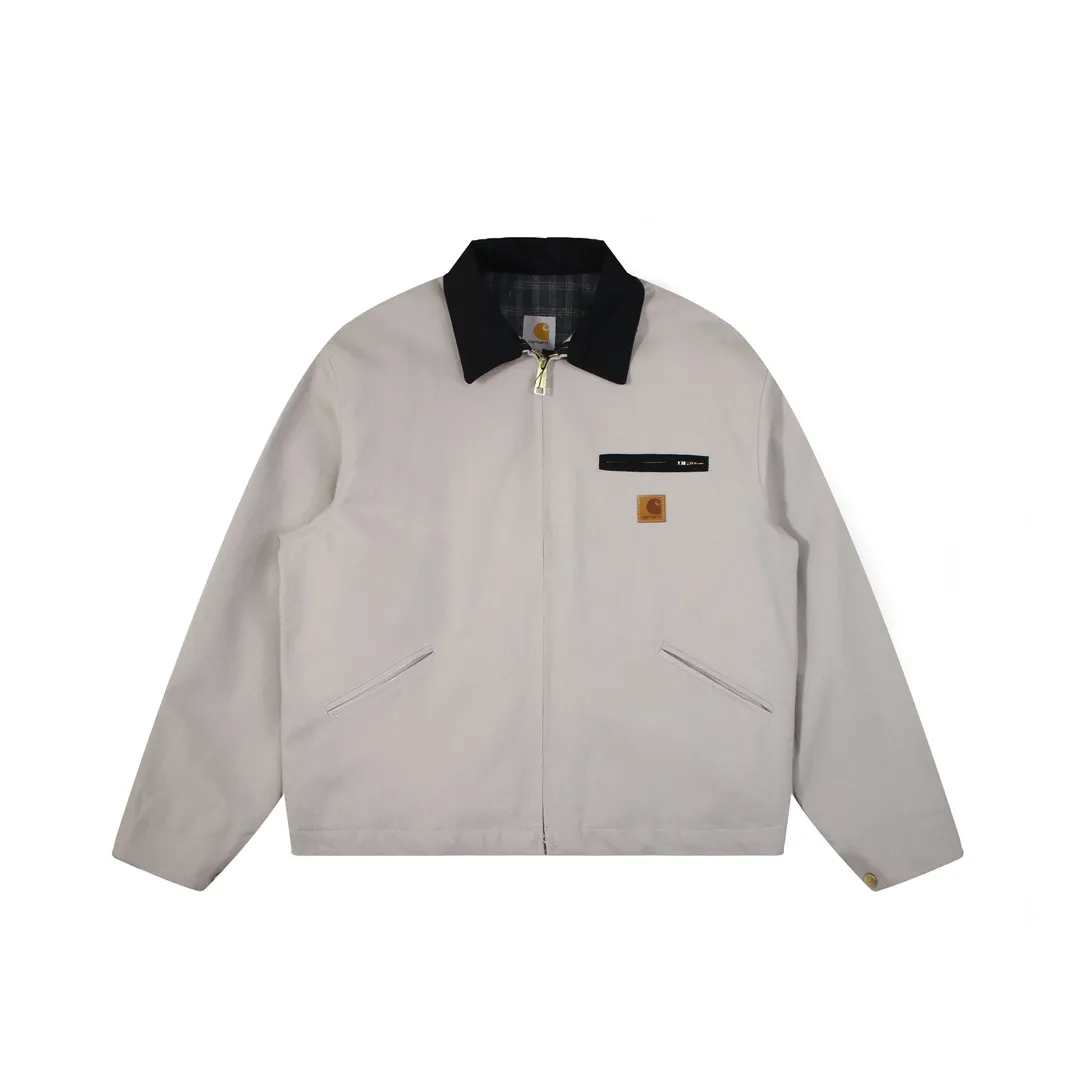 🅿️410 American CARHARTT-Carhart J97 washed and distressed heavy-duty Detroit jacket, vintage work canvas jacket, multi-pocket zipper lapel work jacket, hot-selling item on the platform, daily sales of 200➕ Carhart, an American brand with a history of 130 years, is known for its excellent manufacturing quality Catat is famous for its comfortable and durable high-quality workwear. It is one of the hottest workwear brands in recent times. Its classic status in the hearts of many American workwear players is indescribable. The variety is indescribable⚠ 16oz composite sand-washed Shumei silk. The whole piece weighs 3 pounds. Customized oil-sealed zippers, wool lining, custom leather label, heavy washing, color registration after fading, custom buttons 28 days!  Kanyewest star Alexander Dwayne "The Rock" Johnson and Tom Hardy have the same upper body with a washed distressed effect. Carhart's old-fashioned jacket has the features of shoulder length, short body, wide and slightly long waist, and an inverted triangle shape when viewed from the back. These are common features of American jackets, which are perfectly presented and infinitely magnified in the Detroit jacket. In terms of fabrics, J97 does not use 120Z native canvas, but uses sand and gravel washed canvas, which ensures wear resistance while also increasing softness and comfort. The collar does not use corduroy like J001, but uses sand and gravel washed canvas that is consistent with the main body, but the comfort is no worse than that of corduroy. The LOGO on the chest uses a dark brown PU leather square "leather label" instead of the white background "yellow moon" LOGO cloth label like J011. Color: Moss Green, Taro Gray, Petrol Blue Size: M-XXL Length: 67 69 71 73 Bust: 130 134 138 142 Shoulder Width: 55 56 57 58 Sleeve Length: 62 63 64 65