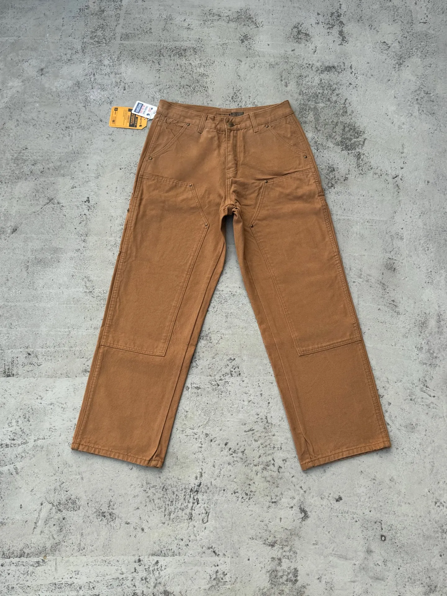 🅿️250 K020 Carhartt WIP Japanese style work style jeans with customized original logo buckle, YKK zipper fly, smooth and easy to pull! Many locations are reinforced with tacks, and the workmanship is solid! The overall tailoring adopts three-dimensional structure tailoring! Ergonomically designed, more flexible when wearing! The cut is streamlined and streamlined, allowing you to move flexibly with your body! Integrates functionality, beauty and durability! Suitable for business, travel, leisure and many other occasions! Straight version Color: Khaki Size: S-XXL (28 30 32 34 36)