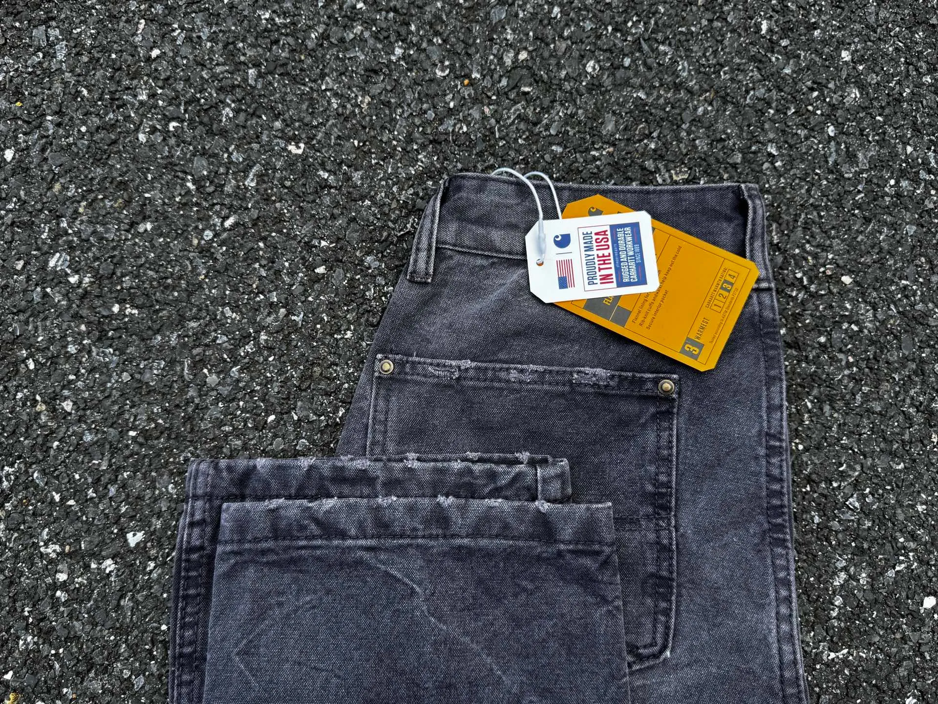🅿️270 KH2 top vtg Carhartt WIP Carhartt vintage splashed ink holes distressed retro lumberjack Japanese work style jeans Accessories: Customized original logo buckle, including the internal top bracket, which is also compared to the original one with logo hole nails, YKK zipper fly, smooth and easy to pull! Many locations are reinforced with tacks, and the workmanship is solid!  Fabric: The table is made of original authentic custom-made imported fabrics, and the overall tailoring adopts three-dimensional structure tailoring! Ergonomically designed, more flexible when wearing! The cut is streamlined and streamlined, allowing you to move flexibly with your body! Integrates functionality, beauty and durability! Suitable for business, travel, leisure and many other occasions! Straight version Color: Splash gray purple Code number: 28 30 32 34 36