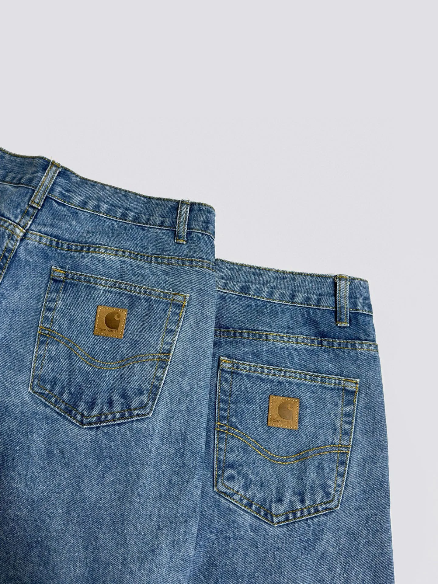 🅿️230 444 Carhartt WIP American B17 loose heavyweight denim washed micro-taper work jeans, customized original logo buckle, YKK zipper fly, smooth and easy to pull! Many locations are reinforced with tacks, and the workmanship is solid! The overall tailoring adopts three-dimensional structure tailoring! Ergonomically designed, more flexible when wearing! The cut is streamlined and streamlined, allowing you to move flexibly with your body! Integrates functionality, beauty and durability! Suitable for business, travel, leisure and many other occasions! Straight fit Color: Blue Size: S-XXL