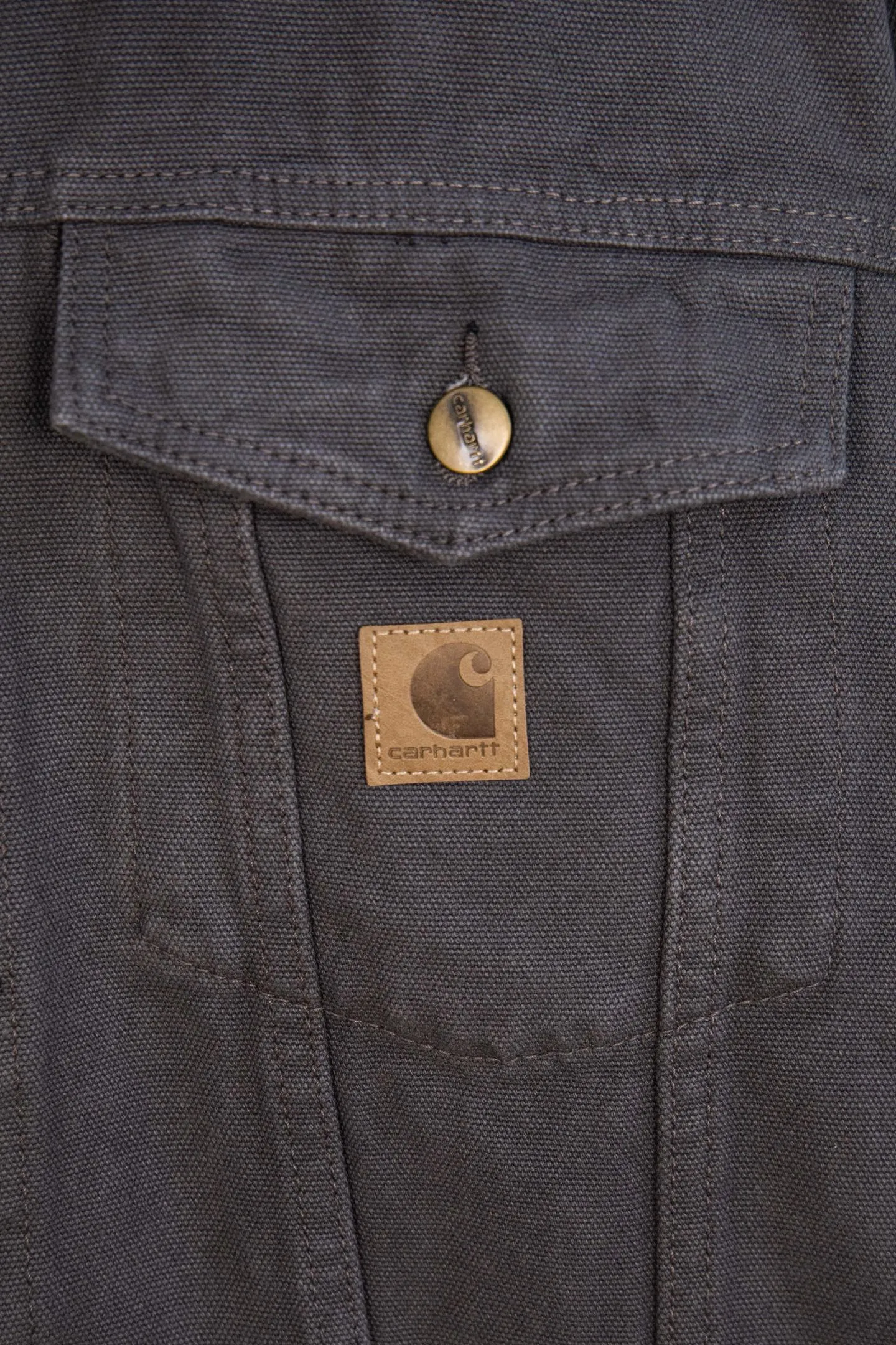 🅿️330 Style number: M223 Autonomous CARHARTT retro distressed heavy-duty washed Carhartt Vintage 90S-J10 Detroit trucker jacket three-color heavy-duty jacket without original label (replacement series) The fabric is made of 400 grams of high-quality pure cotton canvas. The weight of the clothes is 1.5Kg - the body effect is invincible - platform private. The overall color has been washed and aged to the best, and the various small details of damage are very good! Very rare inner felt, warm and comfortable, very handsome, real Boxy short and wide version! Color: Black Gray Size: S-XL