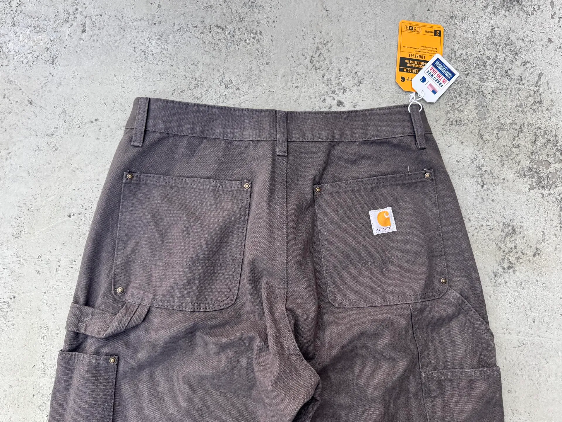 🅿️250 K021 Carhartt WIP Japanese style work style jeans with customized original logo buckle, YKK zipper fly, smooth and easy to pull! Many locations are reinforced with tacks, and the workmanship is solid! The overall tailoring adopts three-dimensional structure tailoring! Ergonomically designed, more flexible when wearing! The cut is streamlined and streamlined, allowing you to move flexibly with your body! Integrates functionality, beauty and durability! Suitable for business, travel, leisure and many other occasions! Straight version Color: Dark Gray Size: S-XXL (28 30 32 34 36)