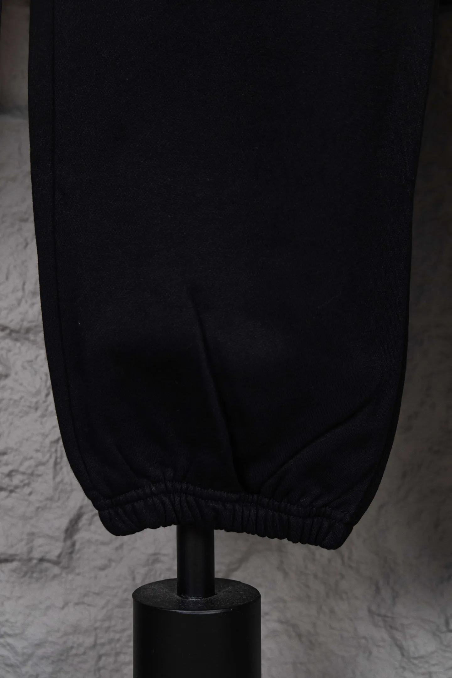 🅿️190 Style number: M259 Celine/Celine 21ss classic letter embroidered casual sports sweatpants, classic iconic LOGO! No need for too much polish! Simple design, universal style! 380g pure cotton terry cloth! The thickness is moderate and suitable for spring, summer and autumn! Double side pockets and elasticated waistband with drawstring! Loose fit Size: S-XL