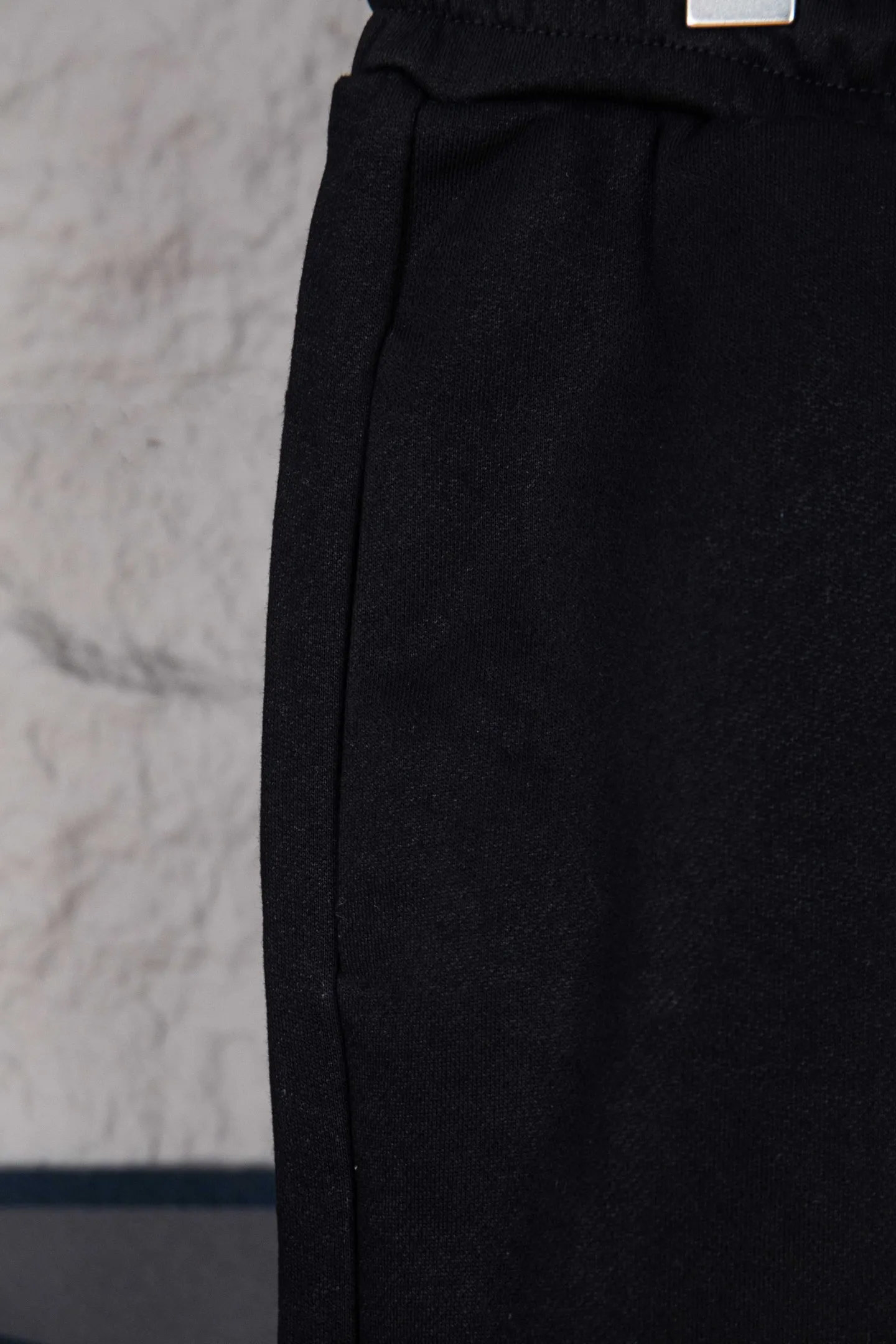 🅿️190 Style number: M259 Celine/Celine 21ss classic letter embroidered casual sports sweatpants, classic iconic LOGO! No need for too much polish! Simple design, universal style! 380g pure cotton terry cloth! The thickness is moderate and suitable for spring, summer and autumn! Double side pockets and elasticated waistband with drawstring! Loose fit Size: S-XL