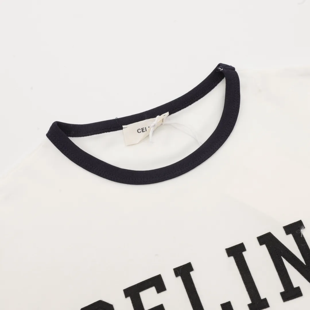 🅿️250 Celine Celine round neck short-sleeved T-shirt with patch embroidered letters. Complete with three labels. Made of high-end Salona fabric, with patch embroidery on the front. It feels very comfortable. OS drop shoulder style, fashionable and individual, super versatile! The threaded neckline is not loose, the color is fixed at high temperature, and the through-shoulder strapping process is used. Unisex Size: XS-L