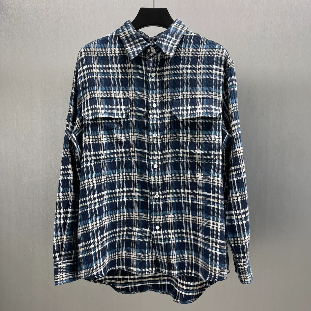 🅿️450 🧧CE Plaid Cotton Short Jacket SIZE: 36-42 100% cotton oversized coat collar Button cuffs 1 chest pocket 7 buttons engraved with CELINE 1 button with CELINE engraved on the cuffs Arc hem