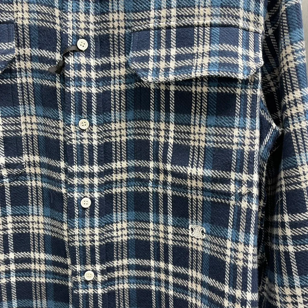 🅿️450 🧧CE Plaid Cotton Short Jacket SIZE: 36-42 100% cotton oversized coat collar Button cuffs 1 chest pocket 7 buttons engraved with CELINE 1 button with CELINE engraved on the cuffs Arc hem