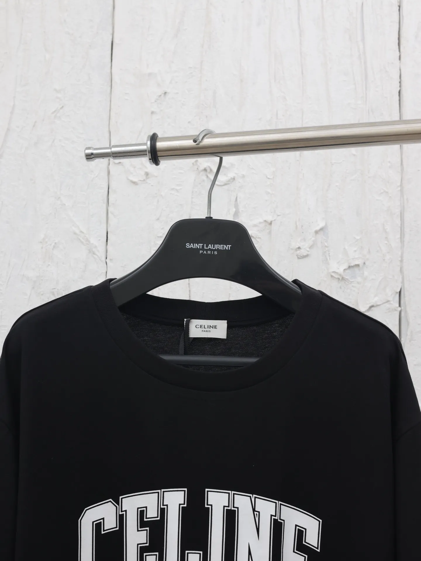 🅿️250 Celine*/Celin 25ss new classic printed Arc de Triomphe round neck short-sleeved fabric is soft and comfortable, classic round neck short-sleeved design, and elastic inserts are embedded in the internal seams to prevent the body from walking after repeated wear and washing. The cuffs and hem bottom are fixed with specially machined double topstitching. At the same time, it can enhance the adhesion between the glue and the fabric. The glue and the fabric have strong adhesion, are washable and wear-resistant, and are not easy to fall off.  Size：S/M/L/XL